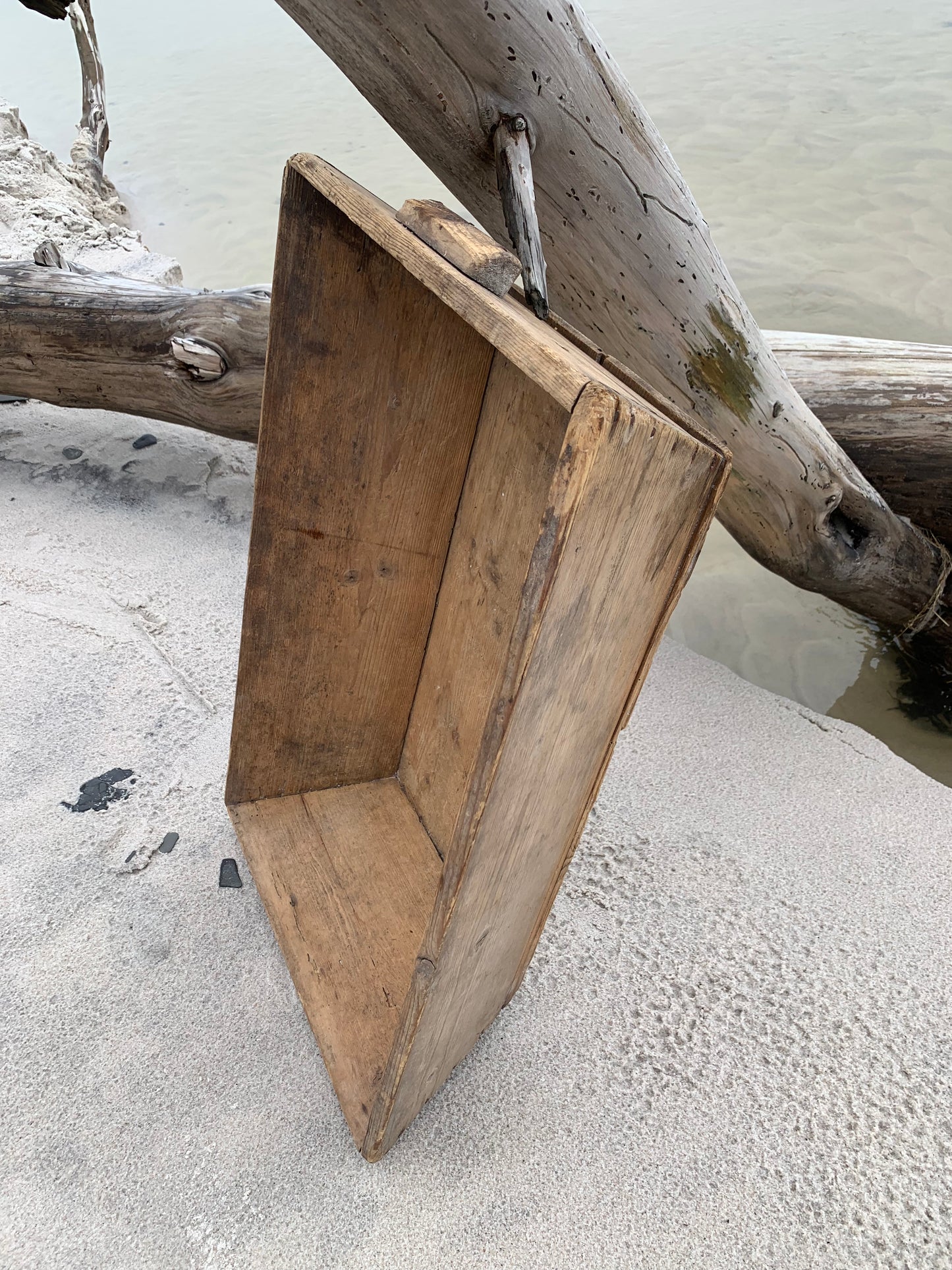 Holztrog mit Griff
