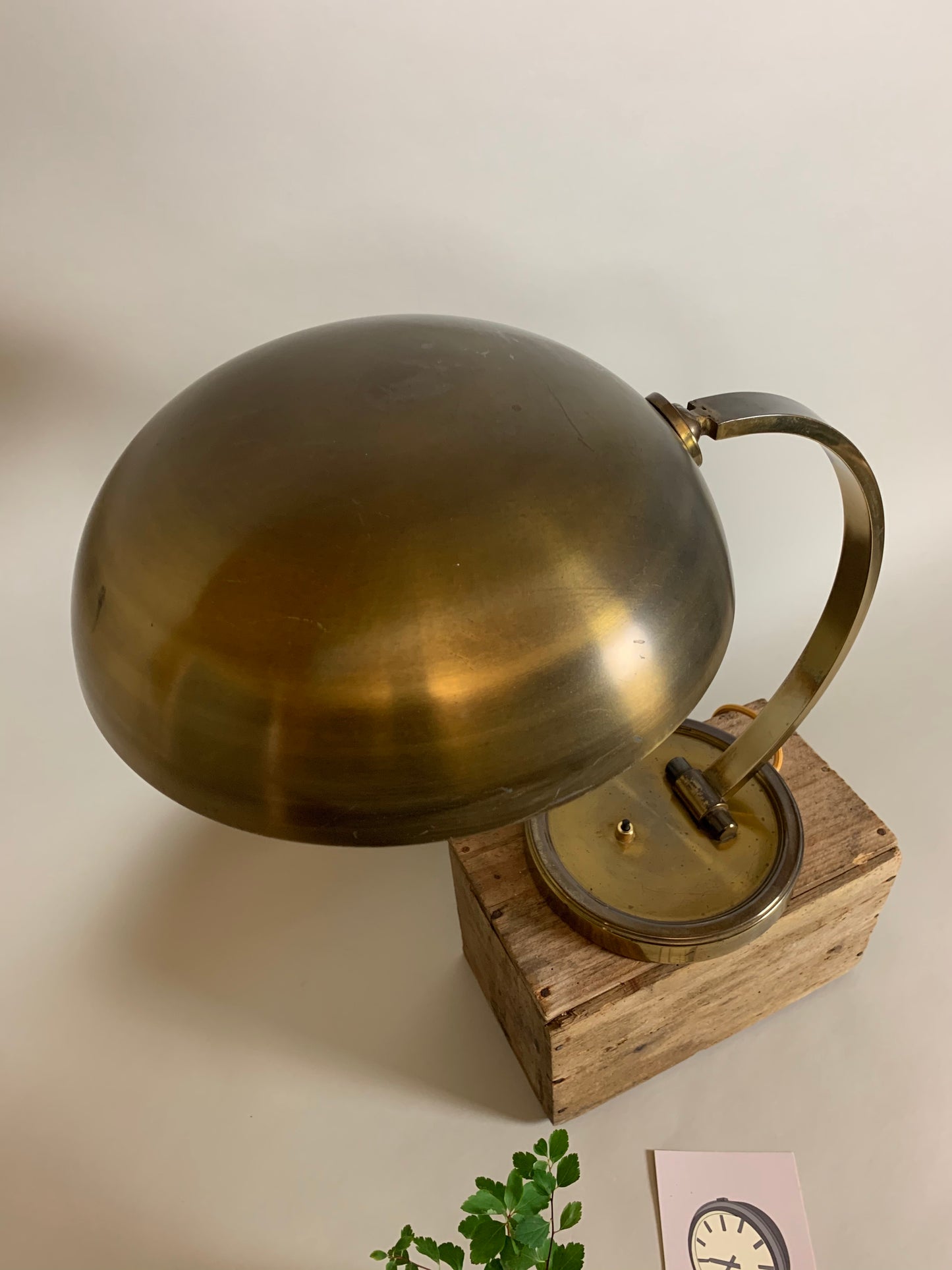 Gecos Tischlampe aus Messing