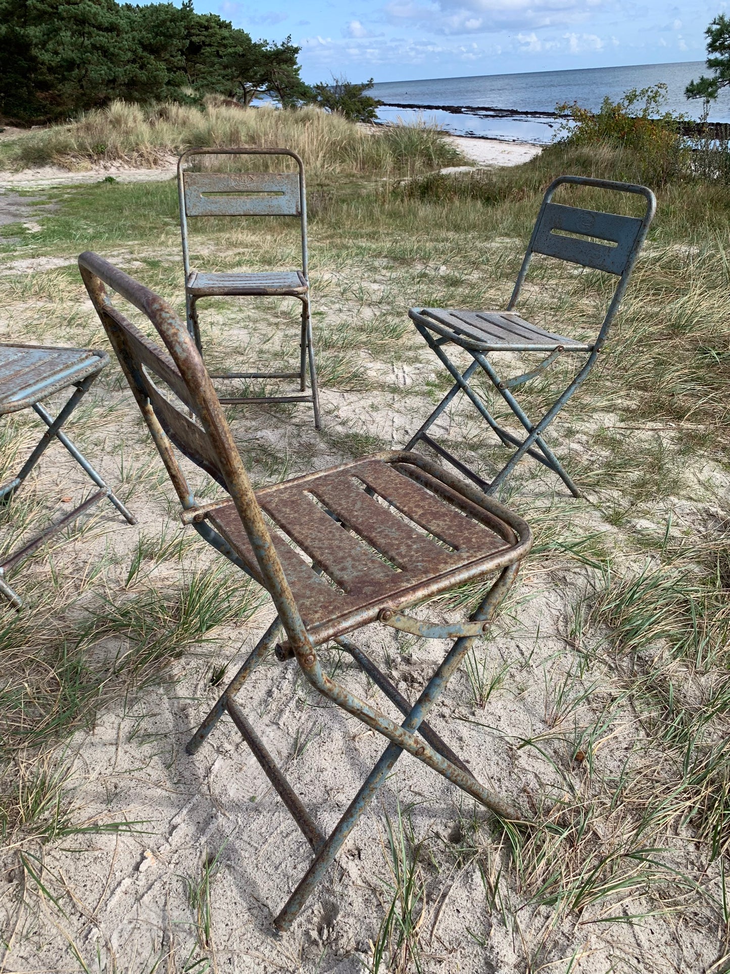 Roher Klappstuhl mit Patina - der Preis gilt pro STCK.