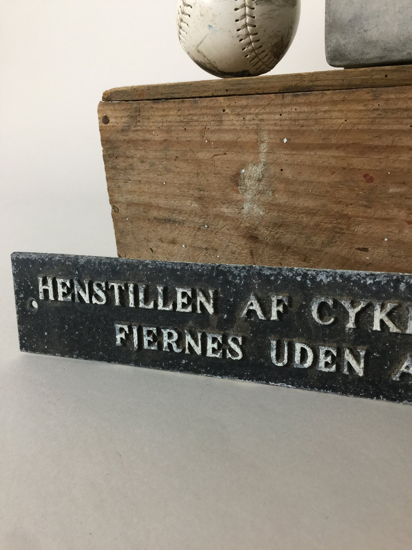 Schönes Schild mit schöner Patina
