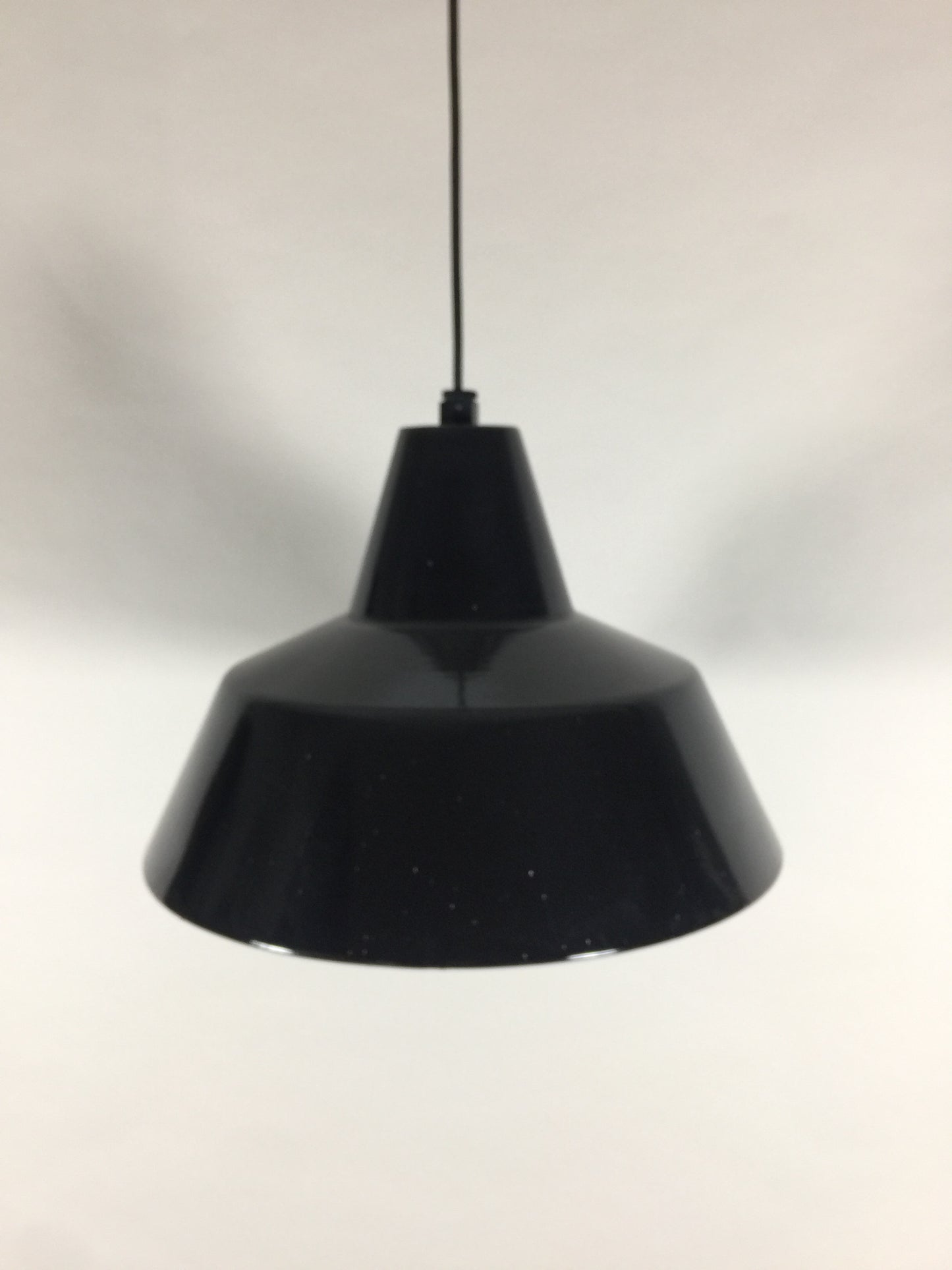 Schöne und klassische Werkstattlampe