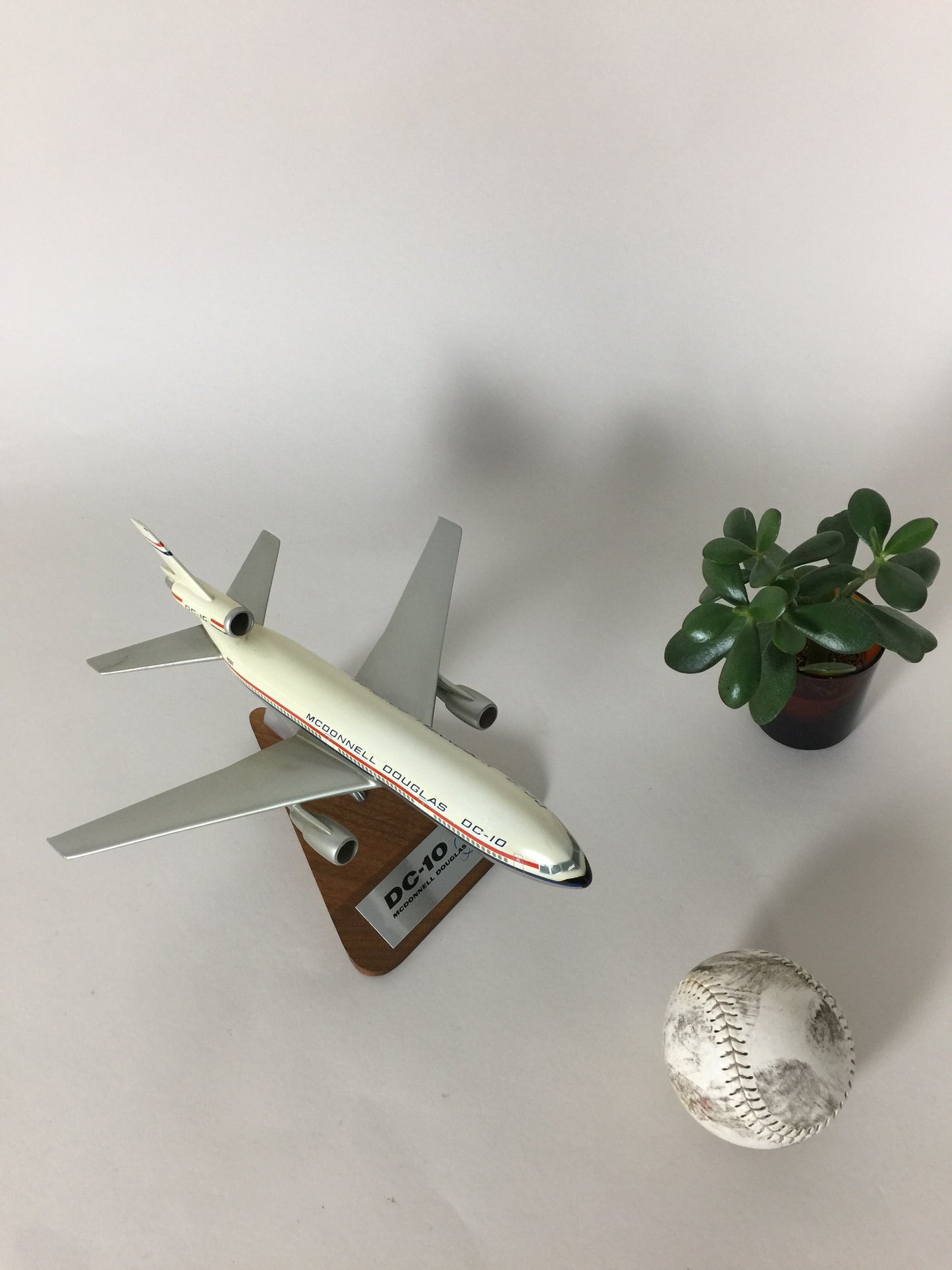 Mutiges und dekoratives Vintage-Modellflugzeug