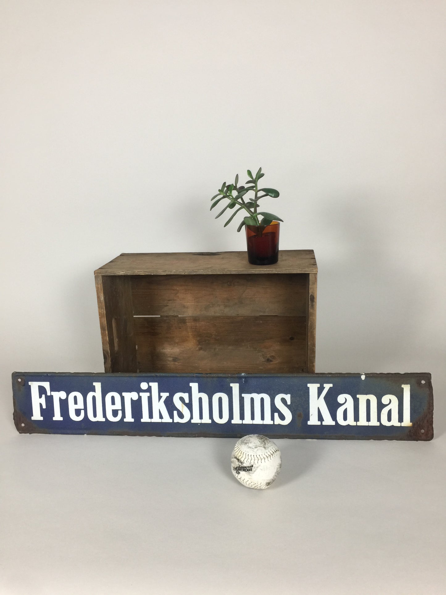Verkehrsschild mit Seele und Geschichte