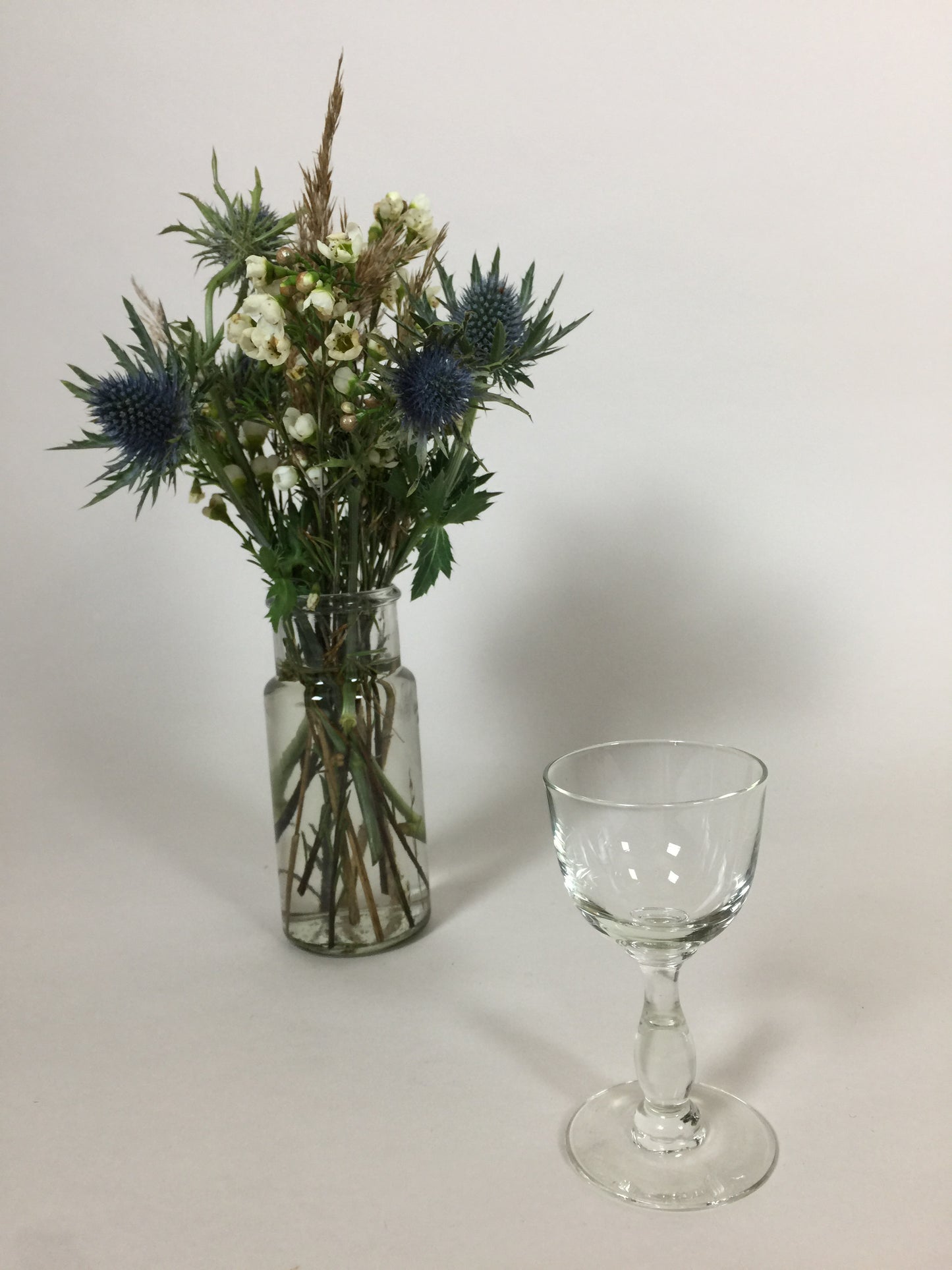 Schönes kleines dekoratives Glas