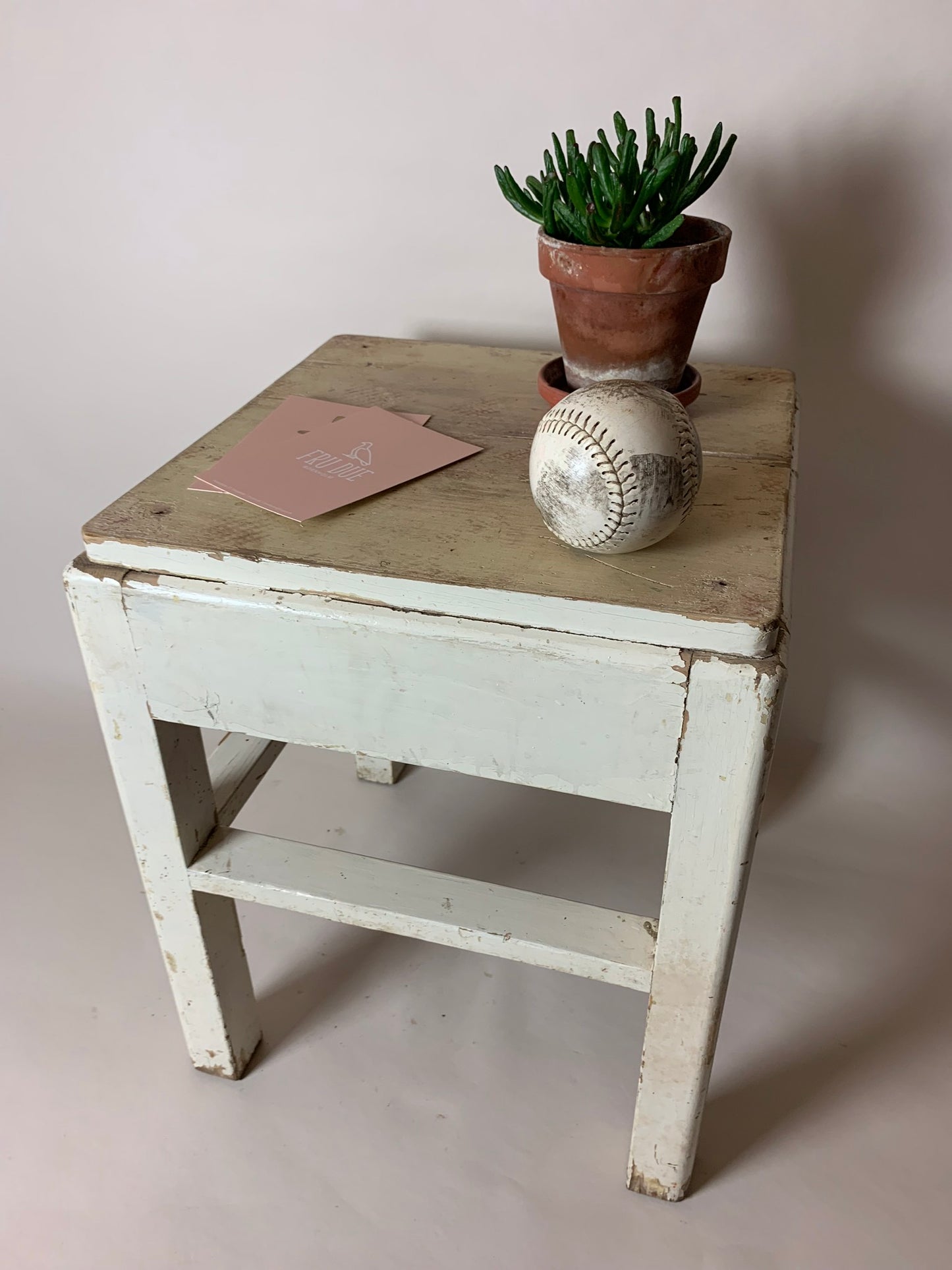 Der Hocker