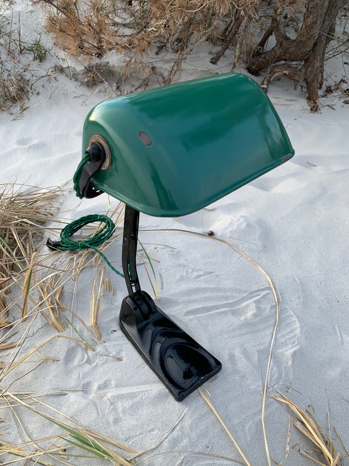 Notarlampe mit grünem Emailschirm