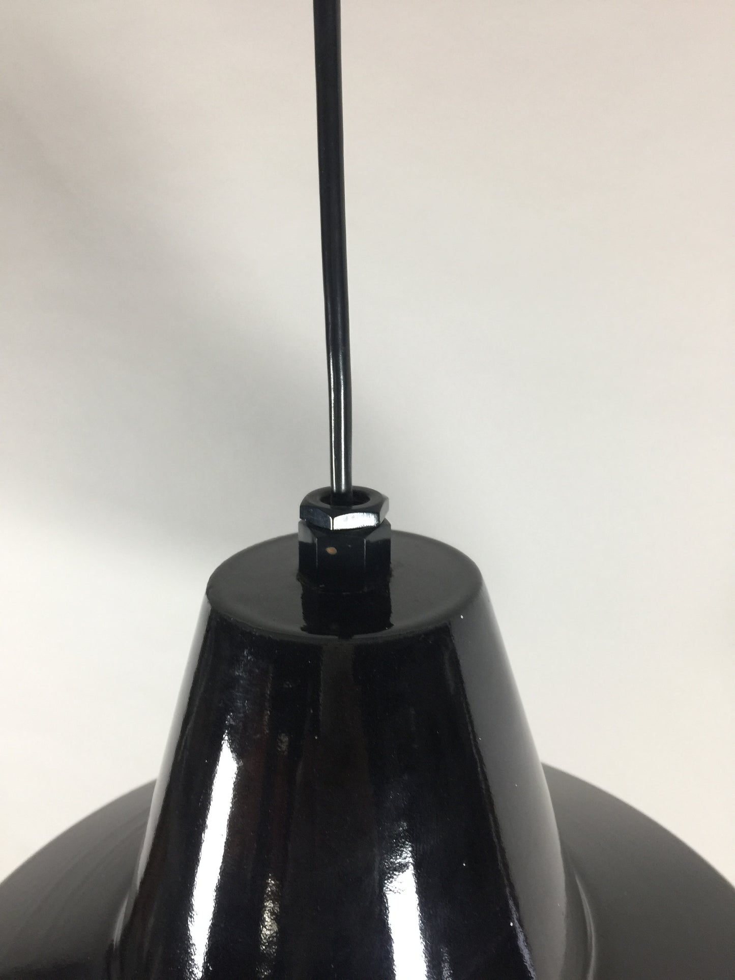 Schöne und klassische Werkstattlampe