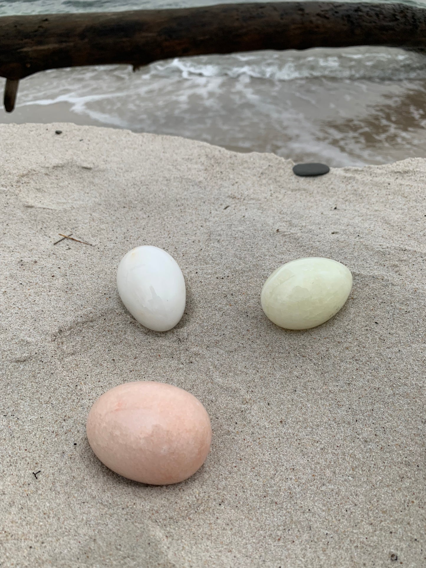 3 dekorative Eier aus Marmor