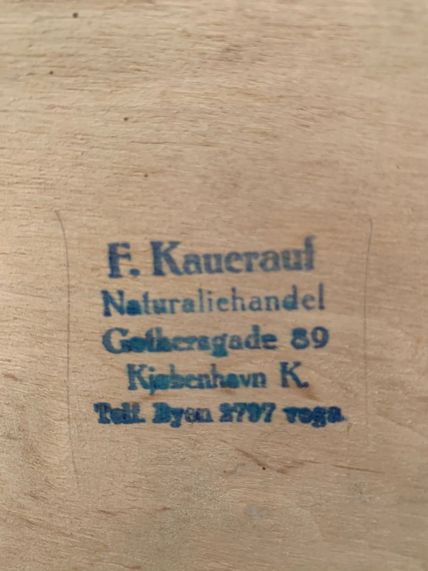 Vitrine aus Glas zum Ausstellen und Aufbewahren