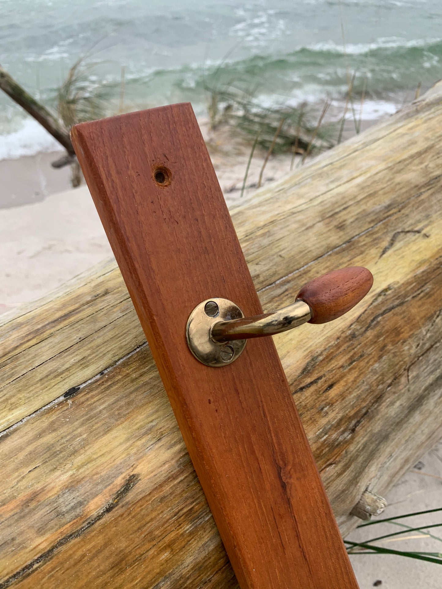 Kleiderständer aus Teakholz