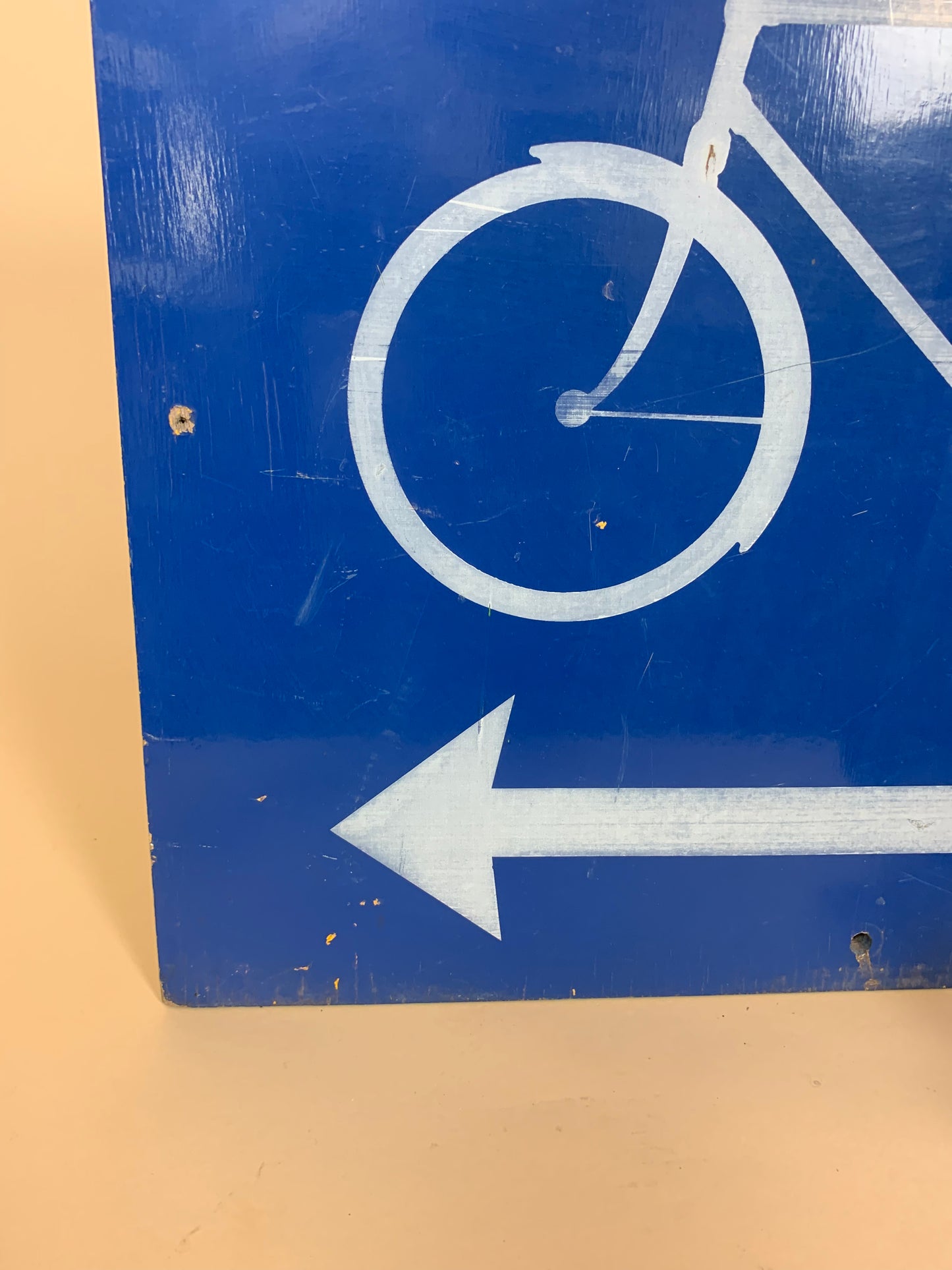 Dekoratives Fahrradschild aus Holz