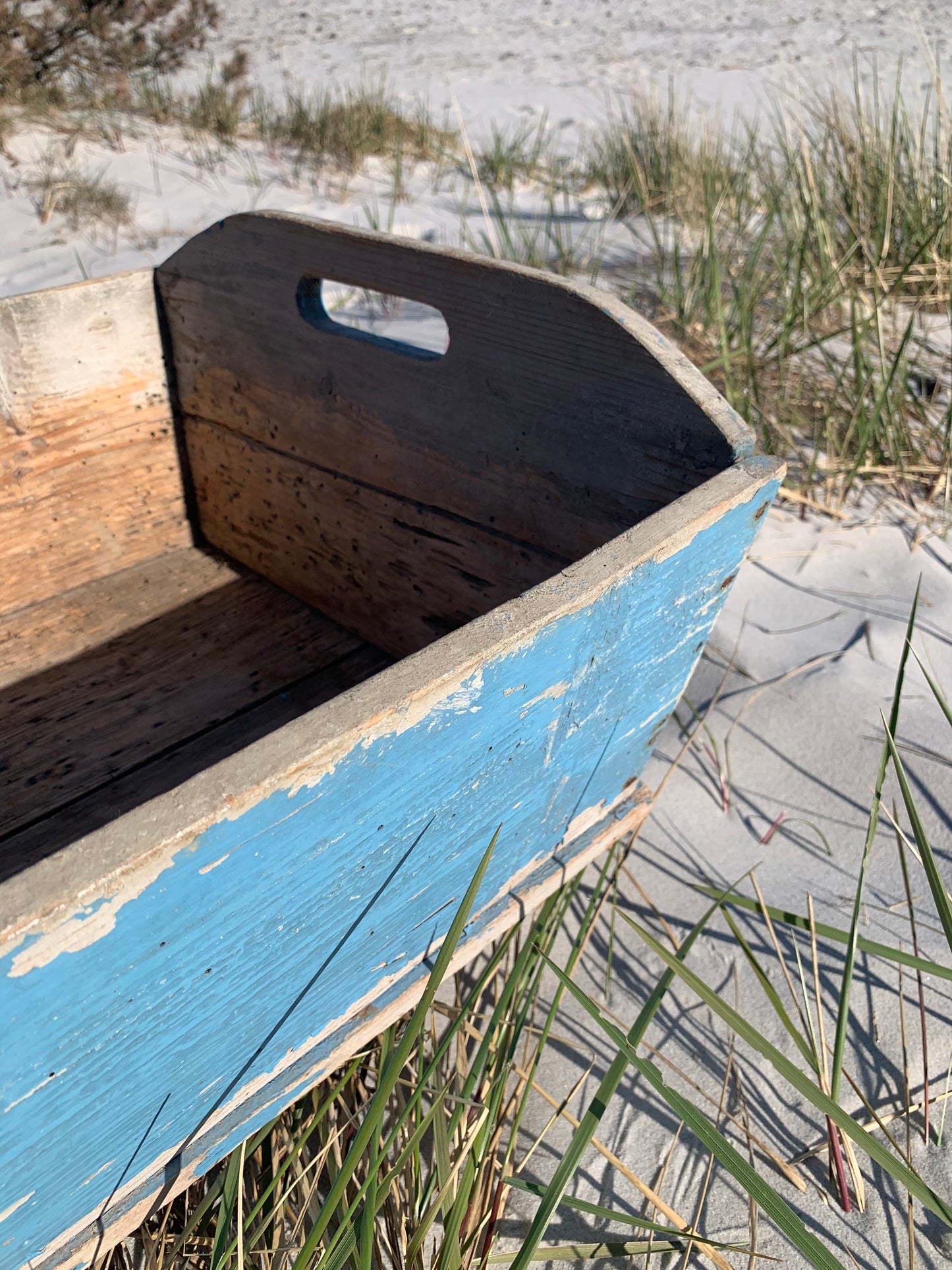 Blaue Holzkiste mit schöner Patina