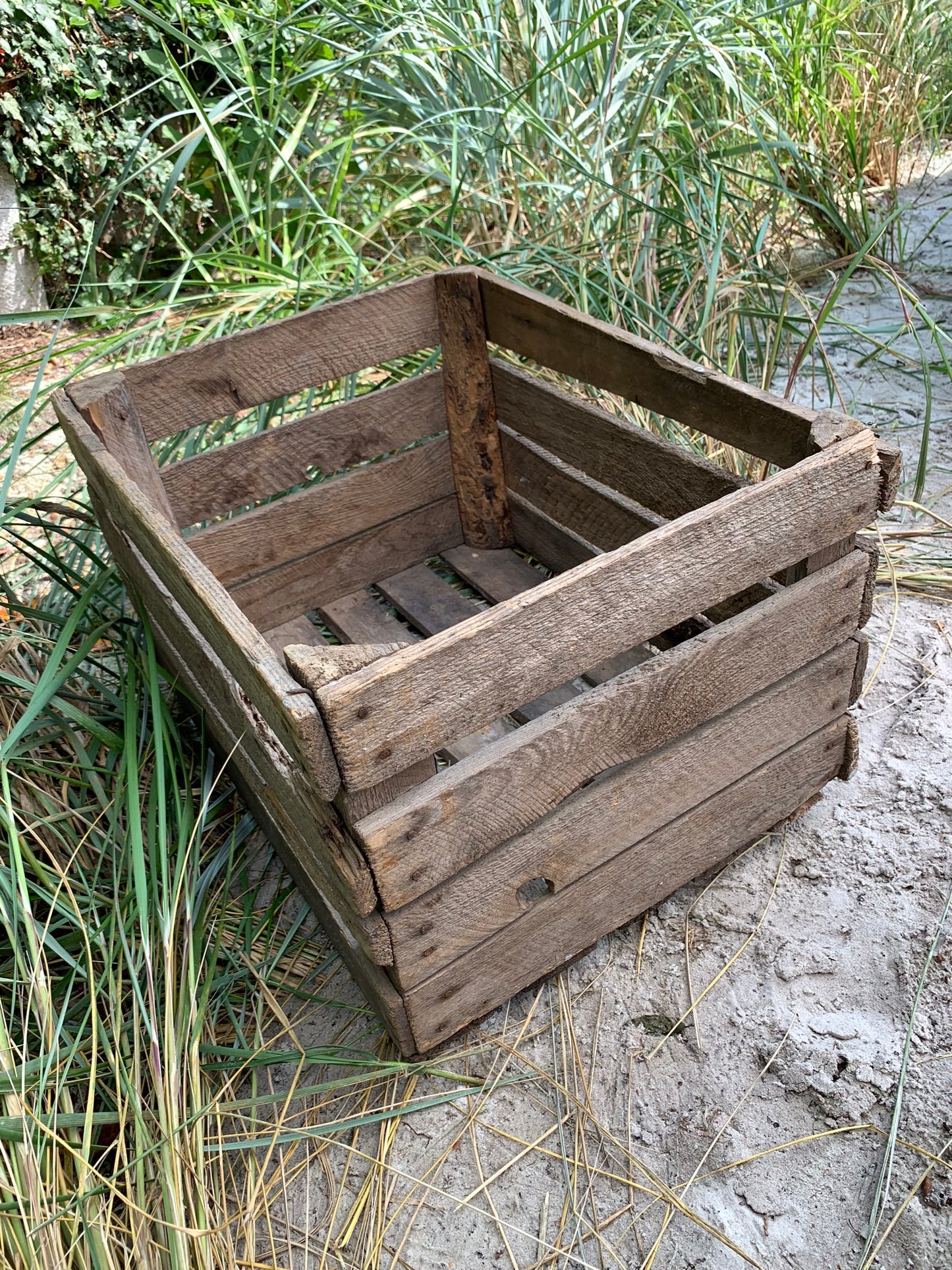 Alte Obstkiste mit Patina