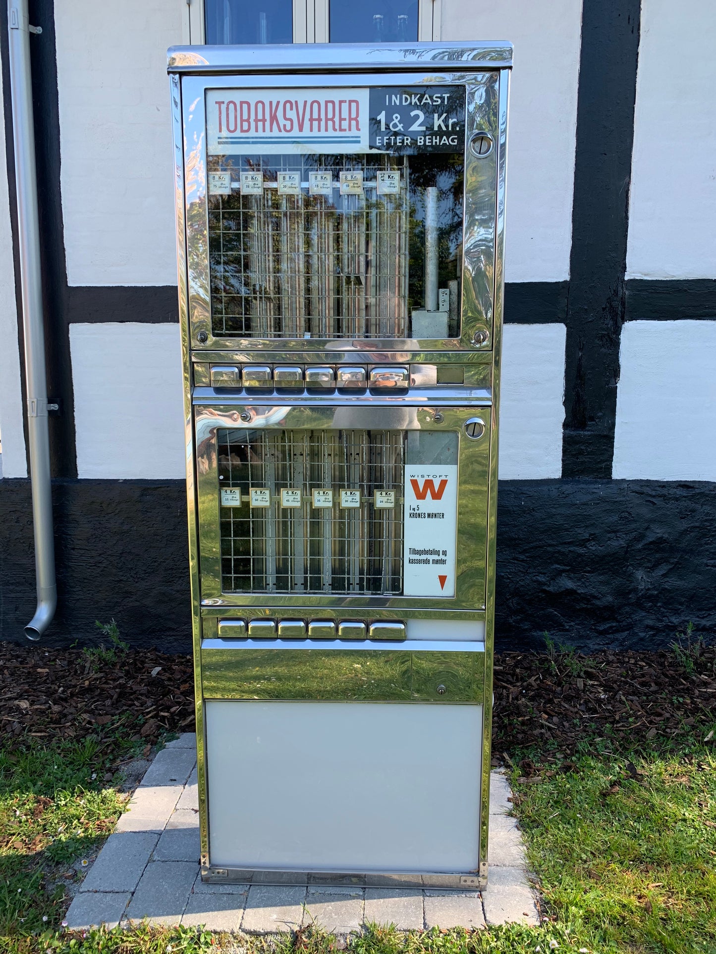 Schöner alter Automat für Zigaretten