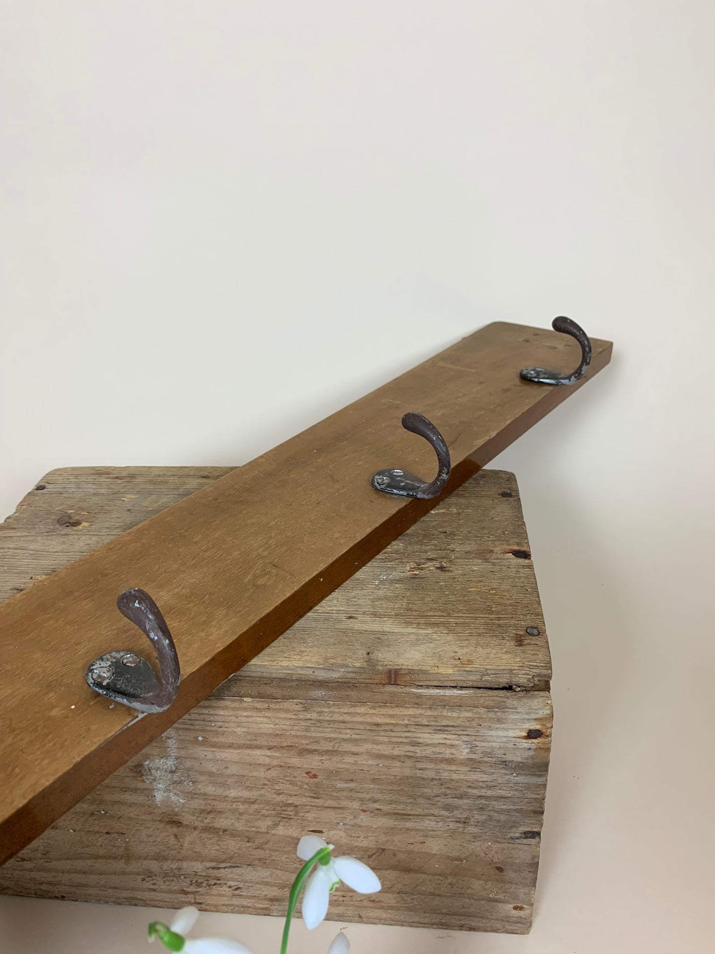 Holzhaken mit vier Haken