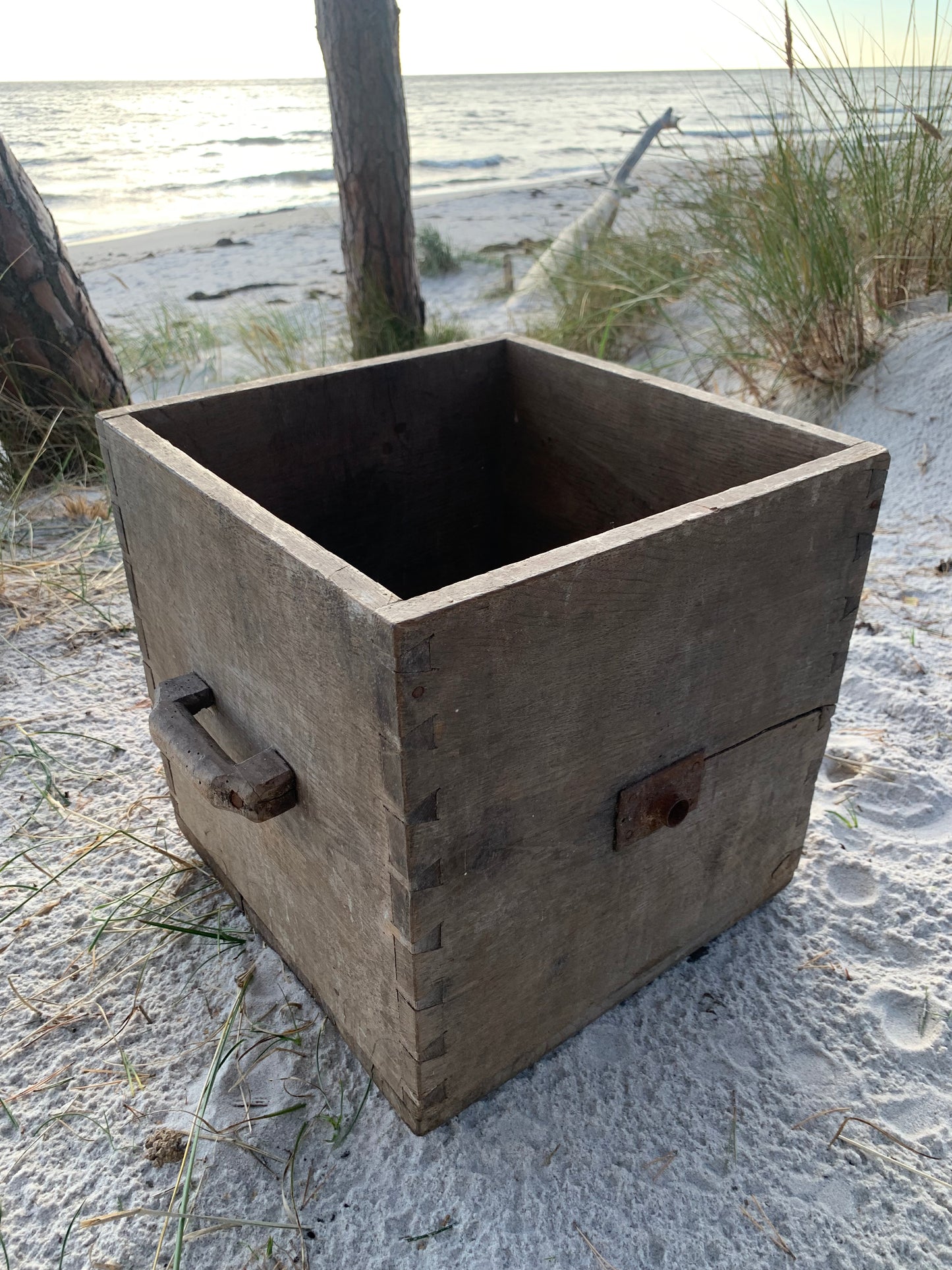 Holzkiste mit Tragegriff