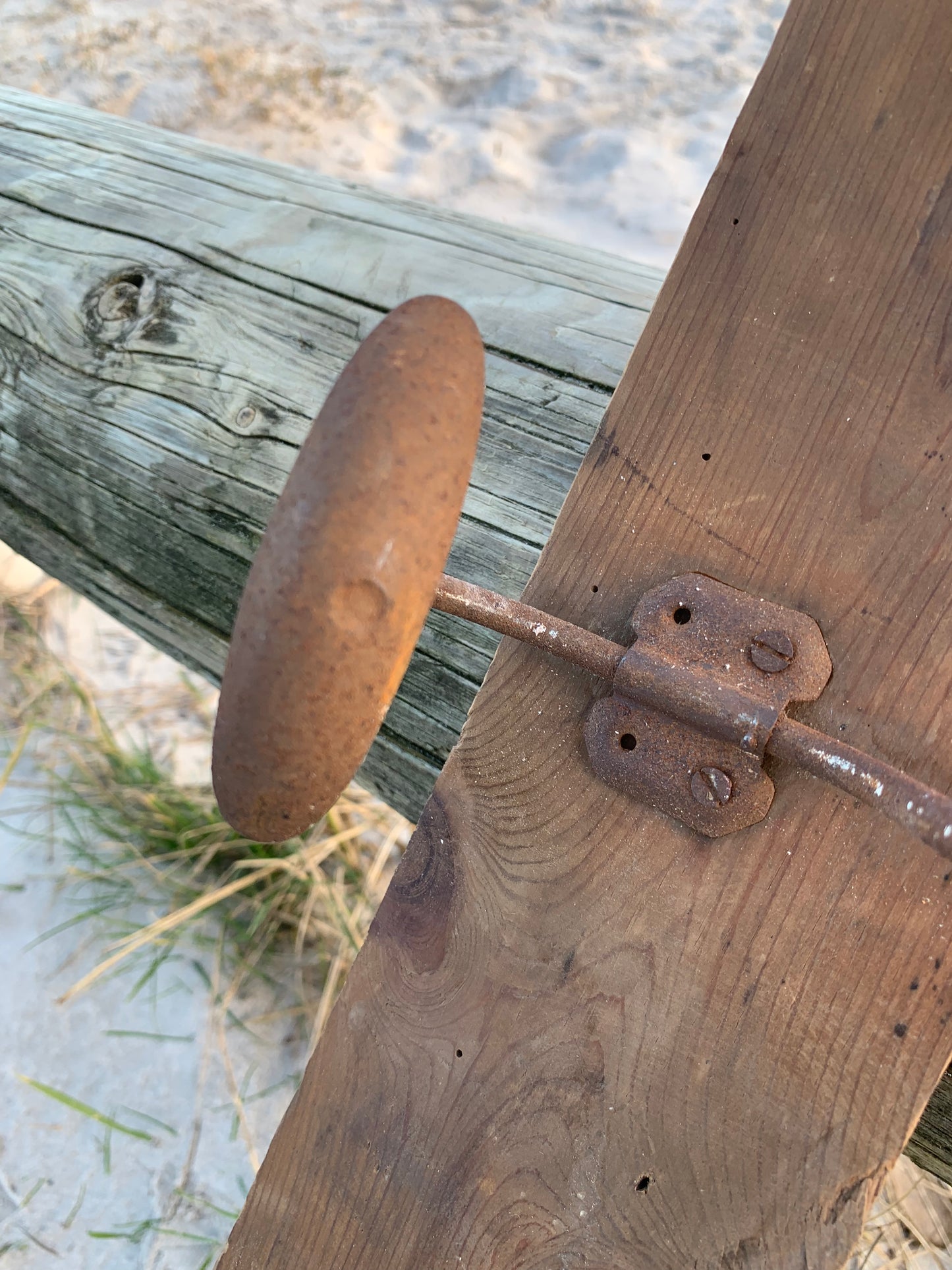 Französische Garderobe aus Holz
