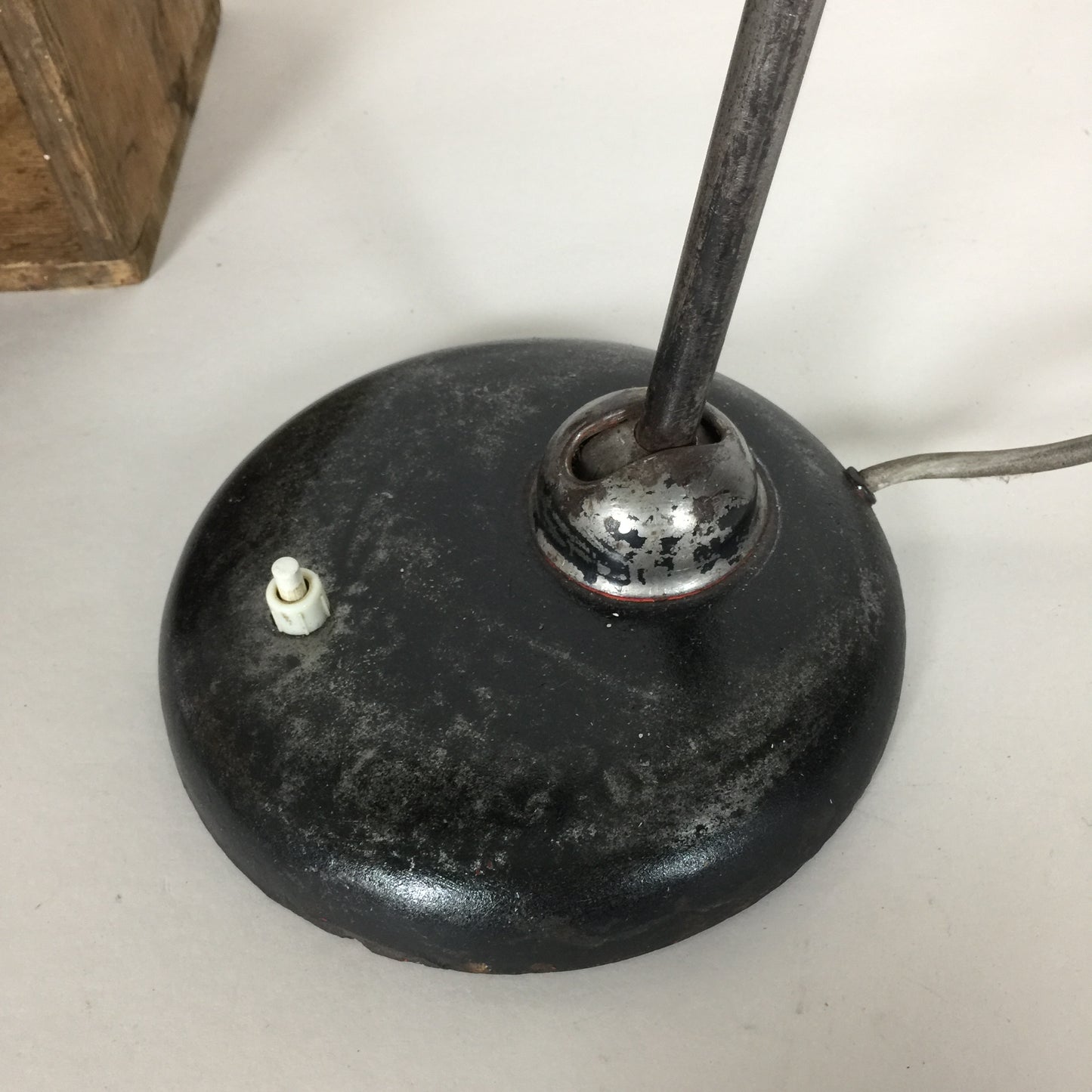Kaiser Idell Tischleuchte Modell 6551