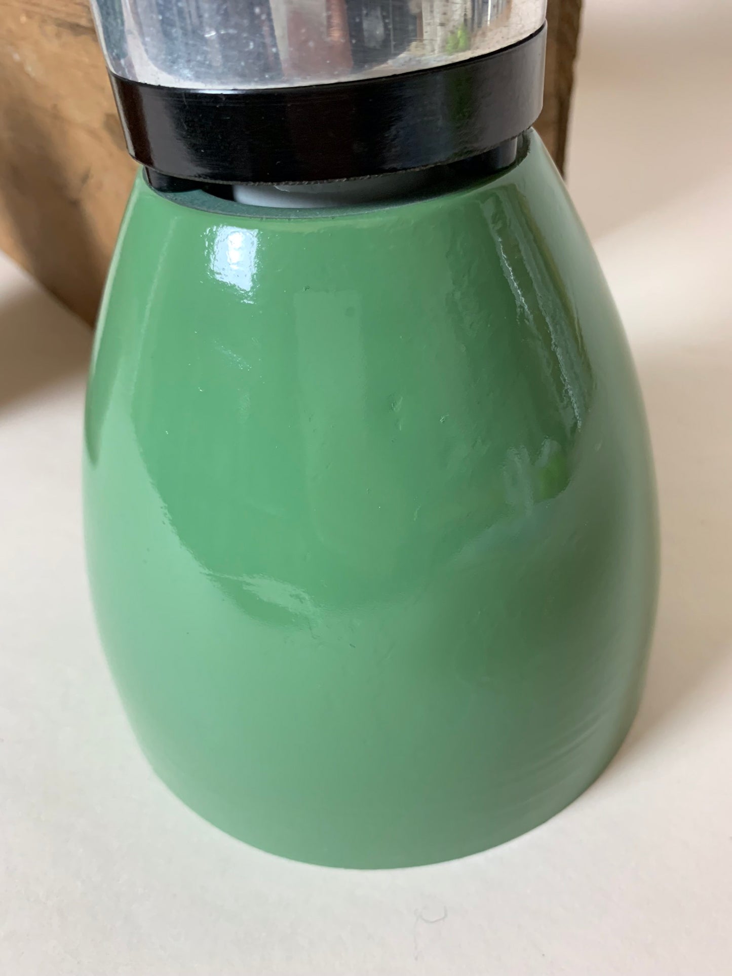 Schöne industrielle grüne Wand- oder Tischlampe