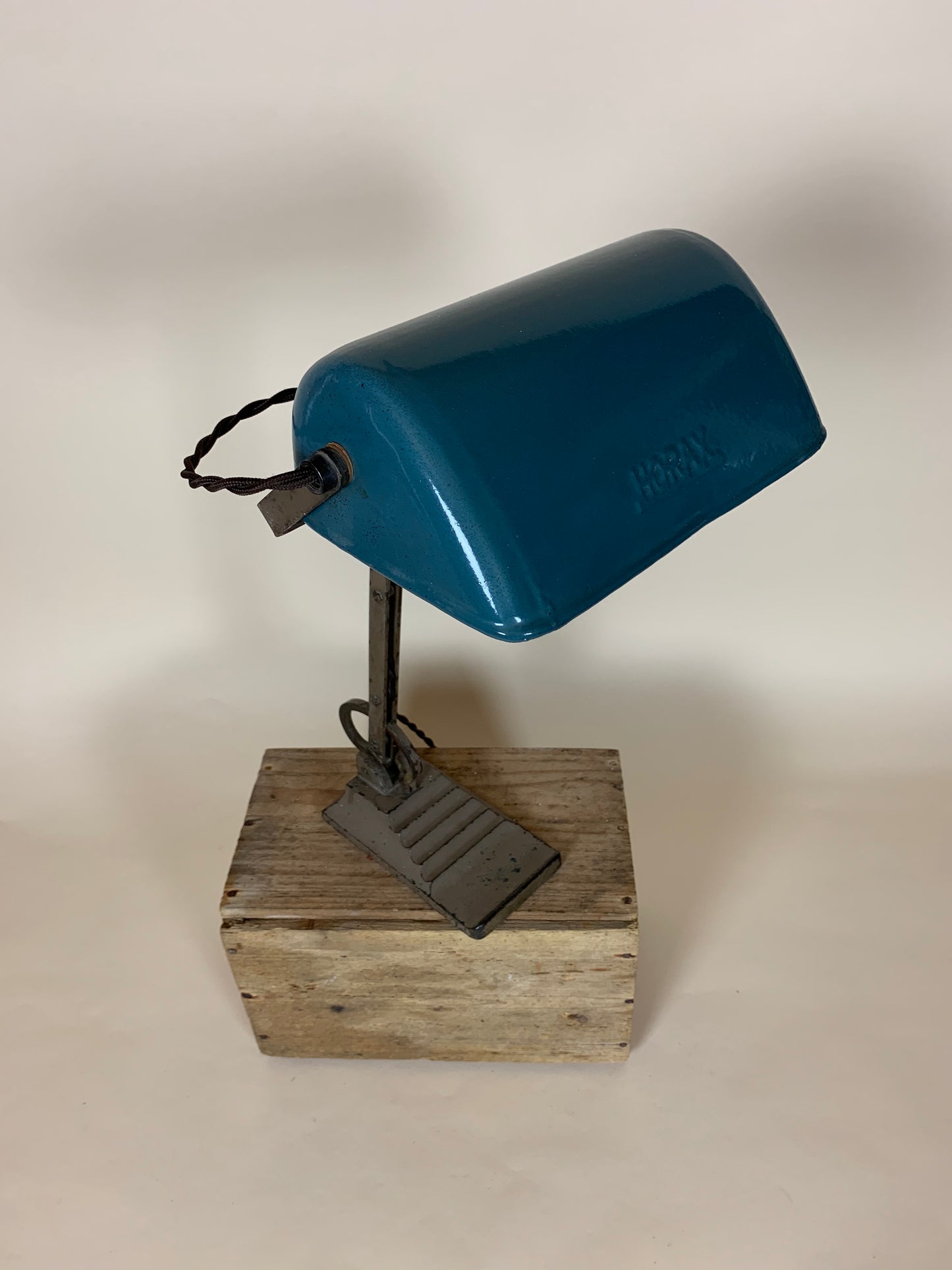 Schöne alte Notarlampe von Horax