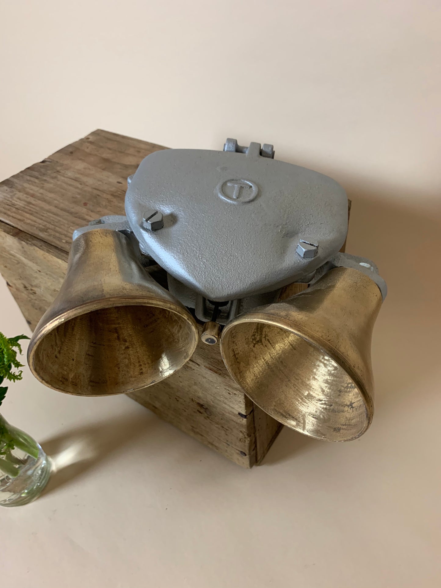 Alte Glocke aus Messing