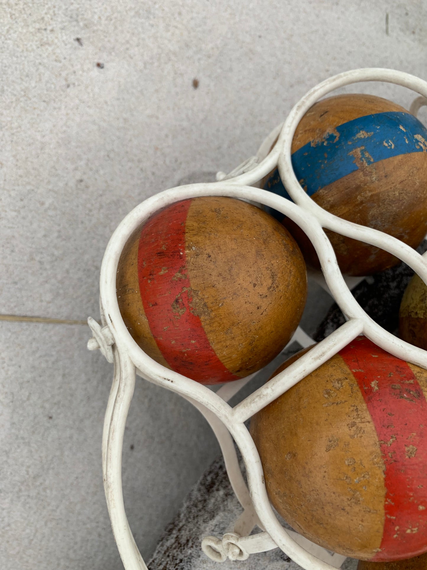 Altes Boule-Spiel mit 6 Holzkugeln