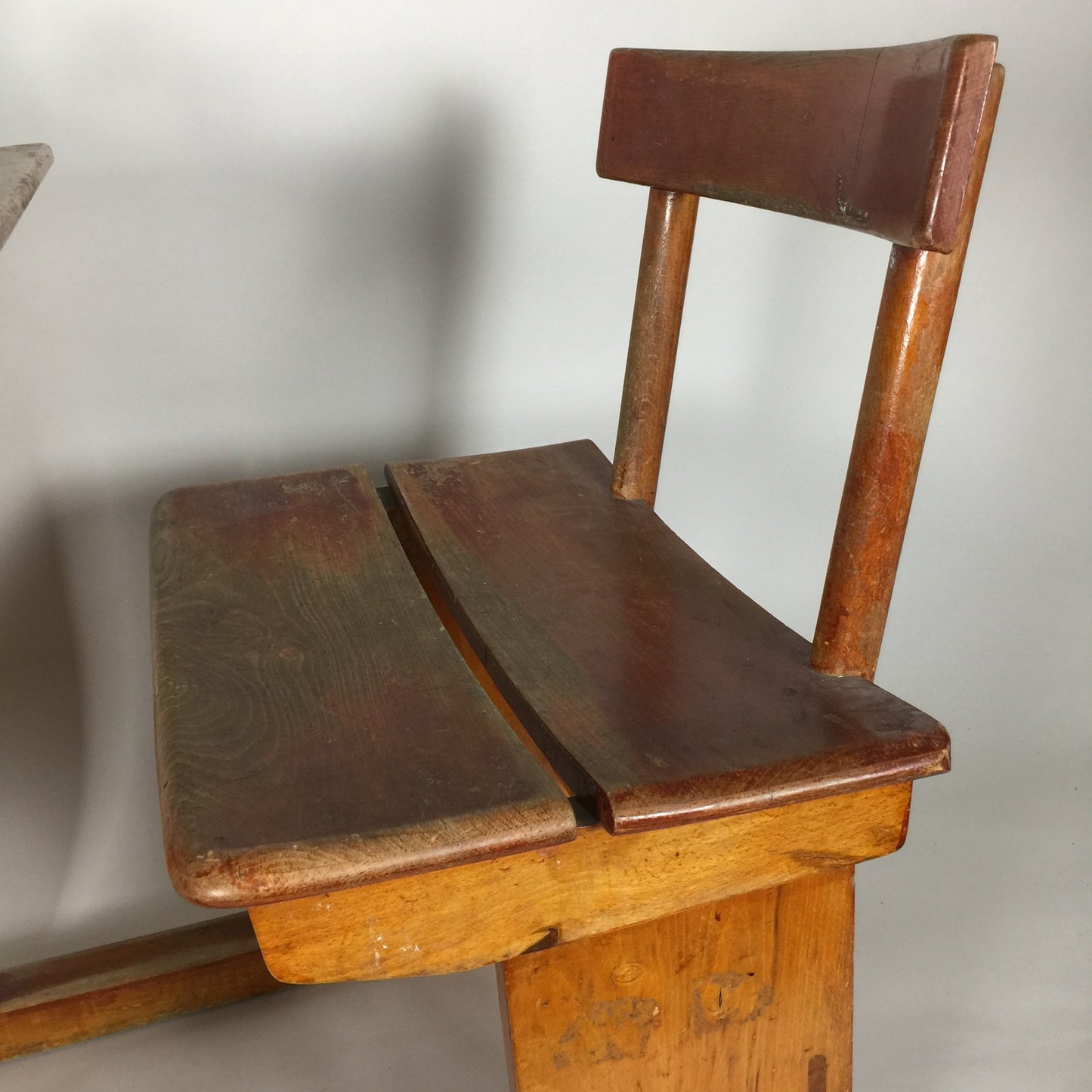 Schöne alte Schulbank aus den 50er Jahren