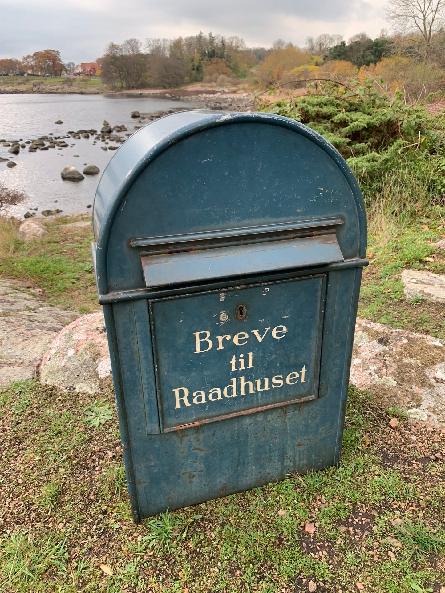 Briefkasten im bekannten Design