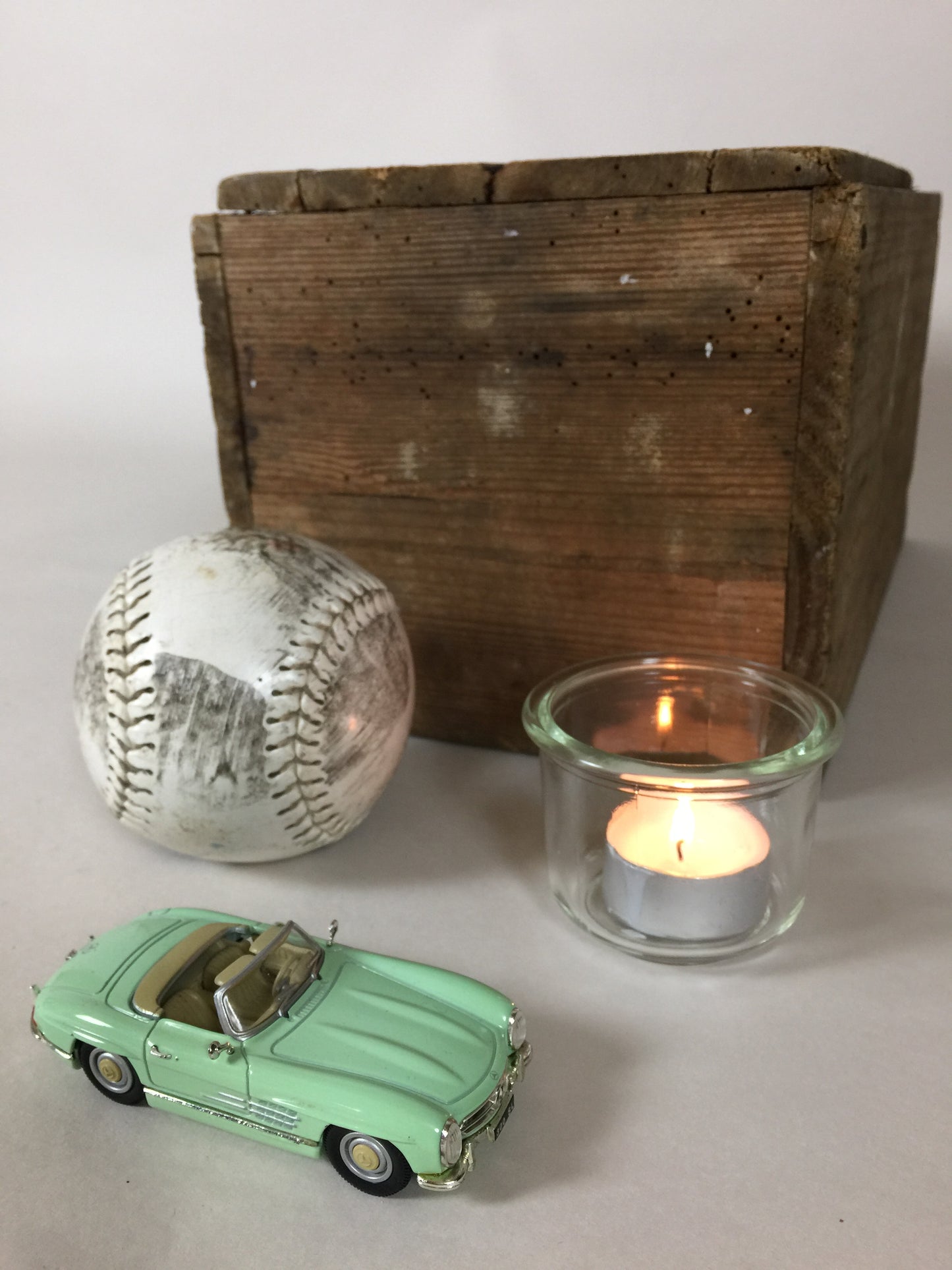 Schönes Mercedes 300 Corgi Modellauto