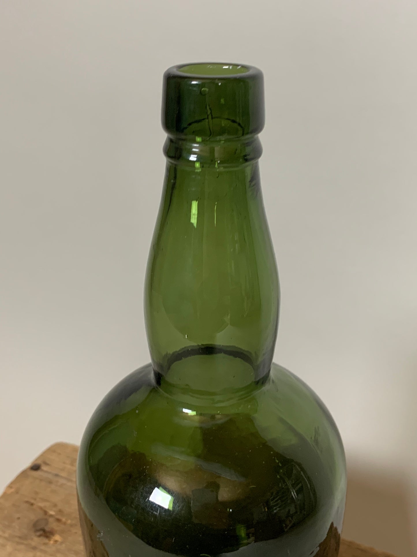 Dekorative alte Flasche - Grün
