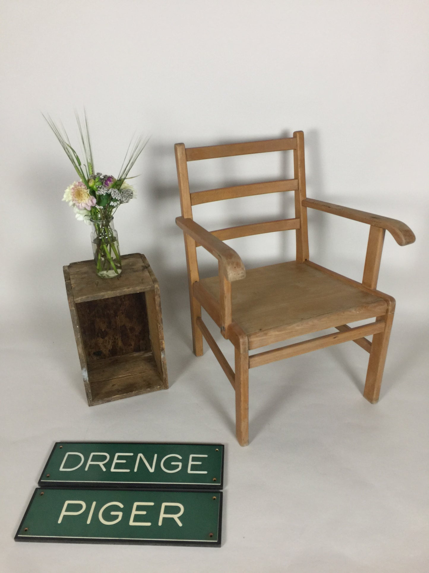 Schöner Kaare Klint Kinderstuhl aus Holz