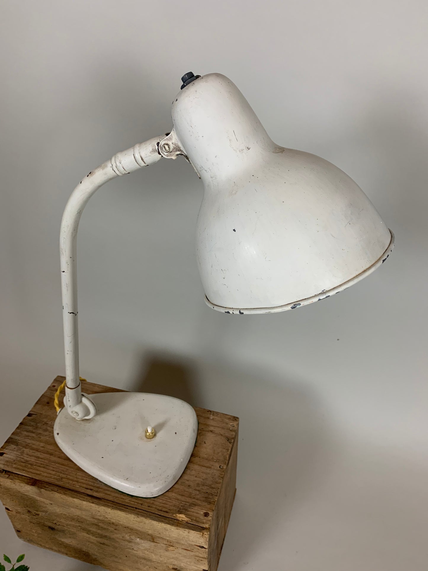 Schöne Vintage Lampe, die Vilhelm Lauritzen zugeschrieben wird