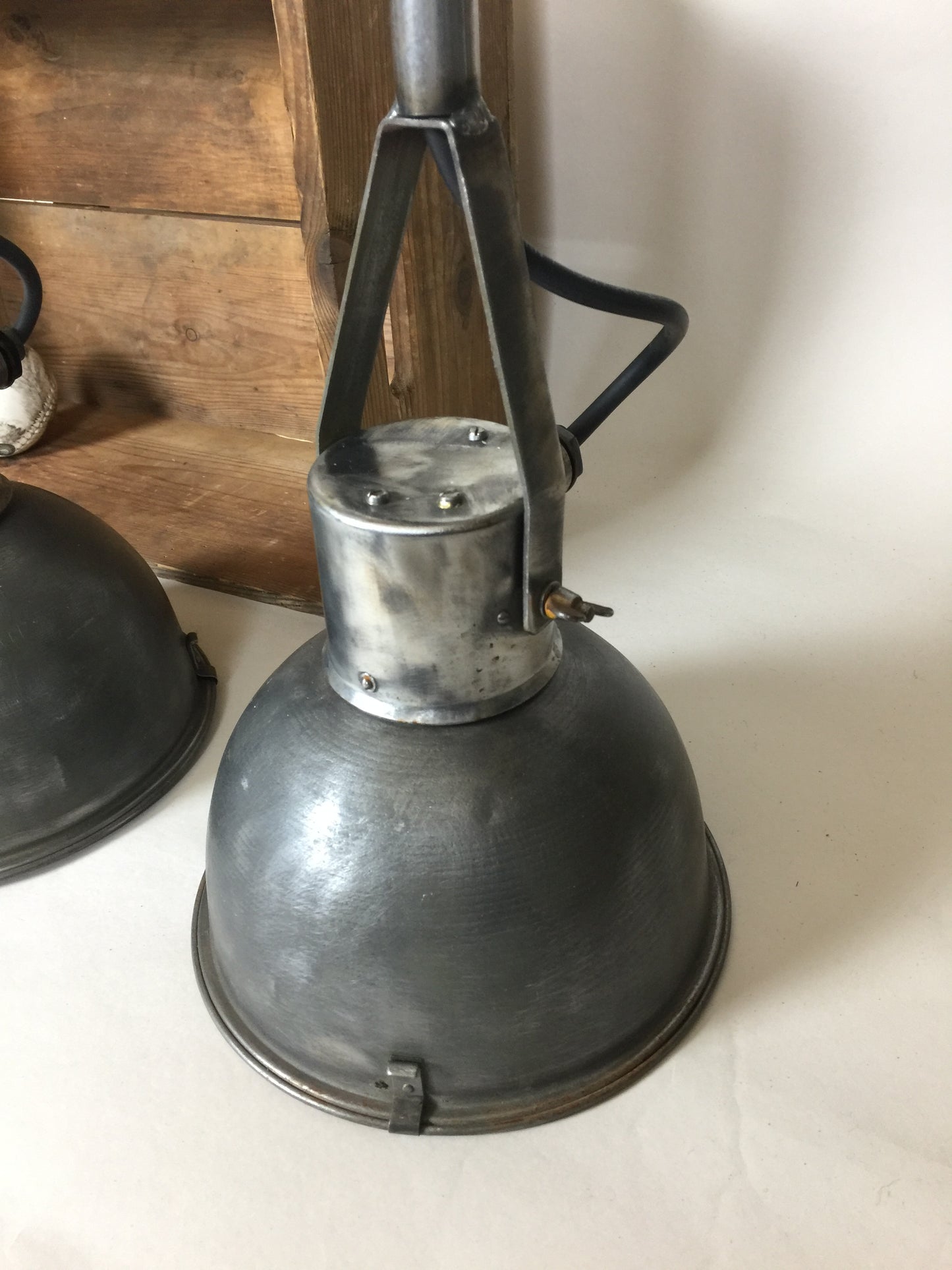Schöne Lampe mit schöner Patina (der Preis gilt pro Stück)