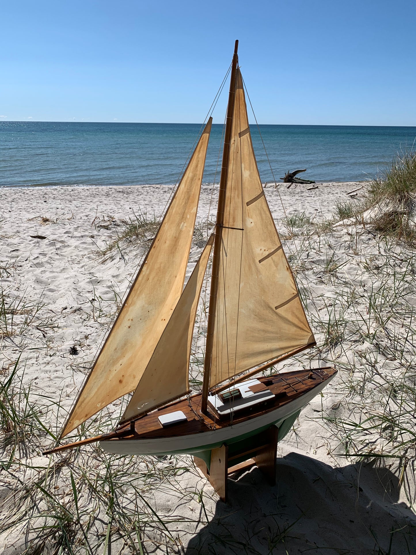Modellschiff aus Holz