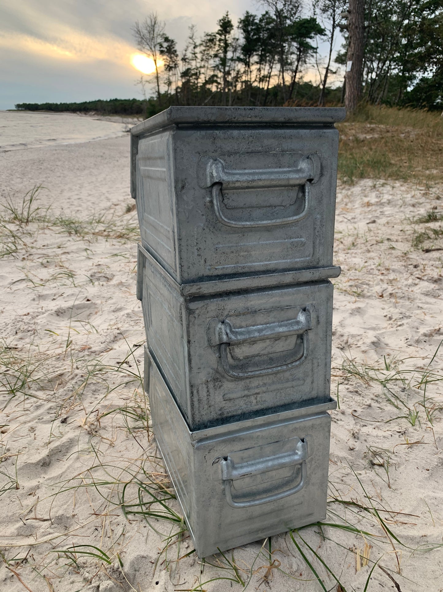 Stapelbare Metallbox