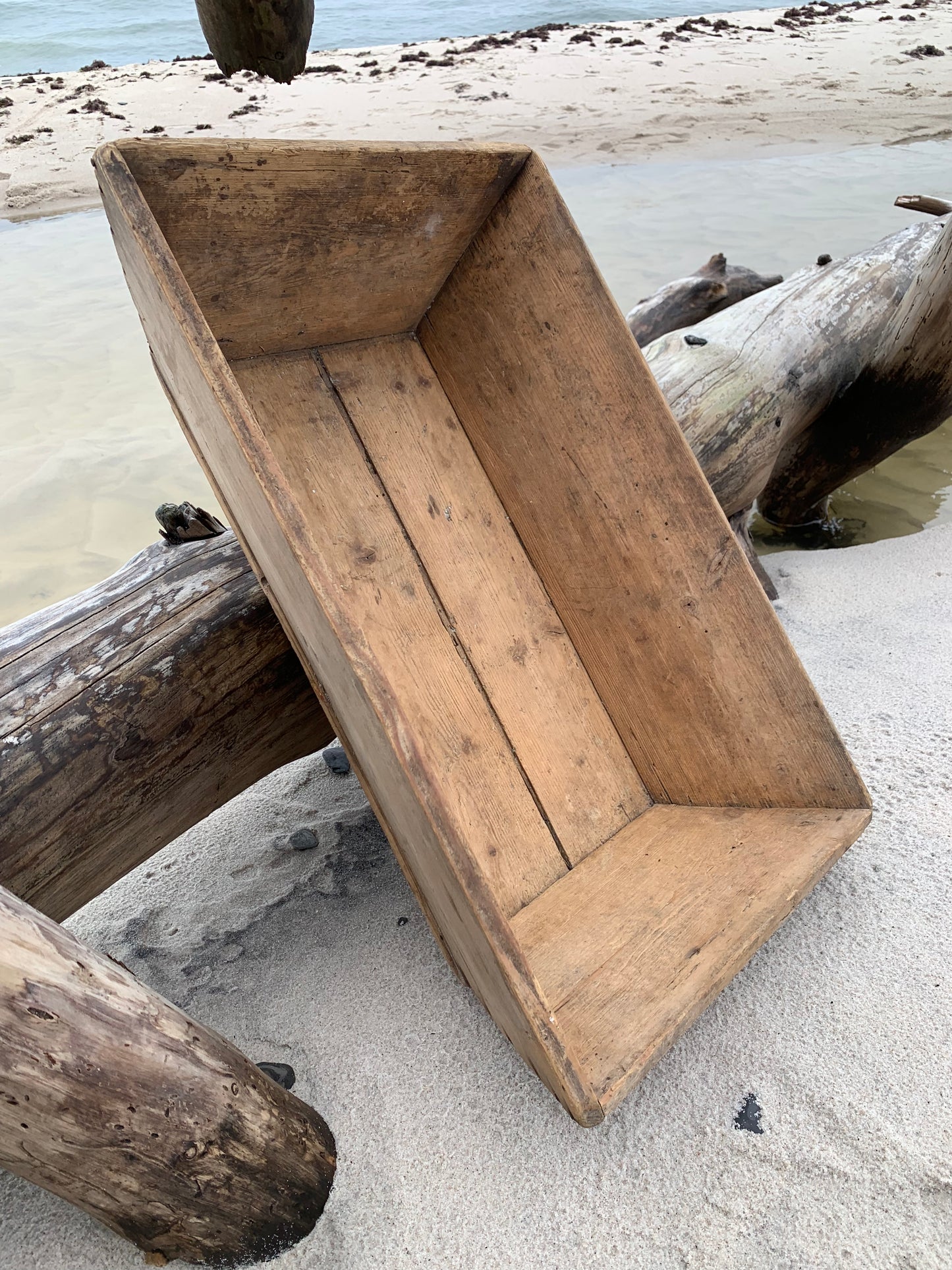 Holztrog mit Griff