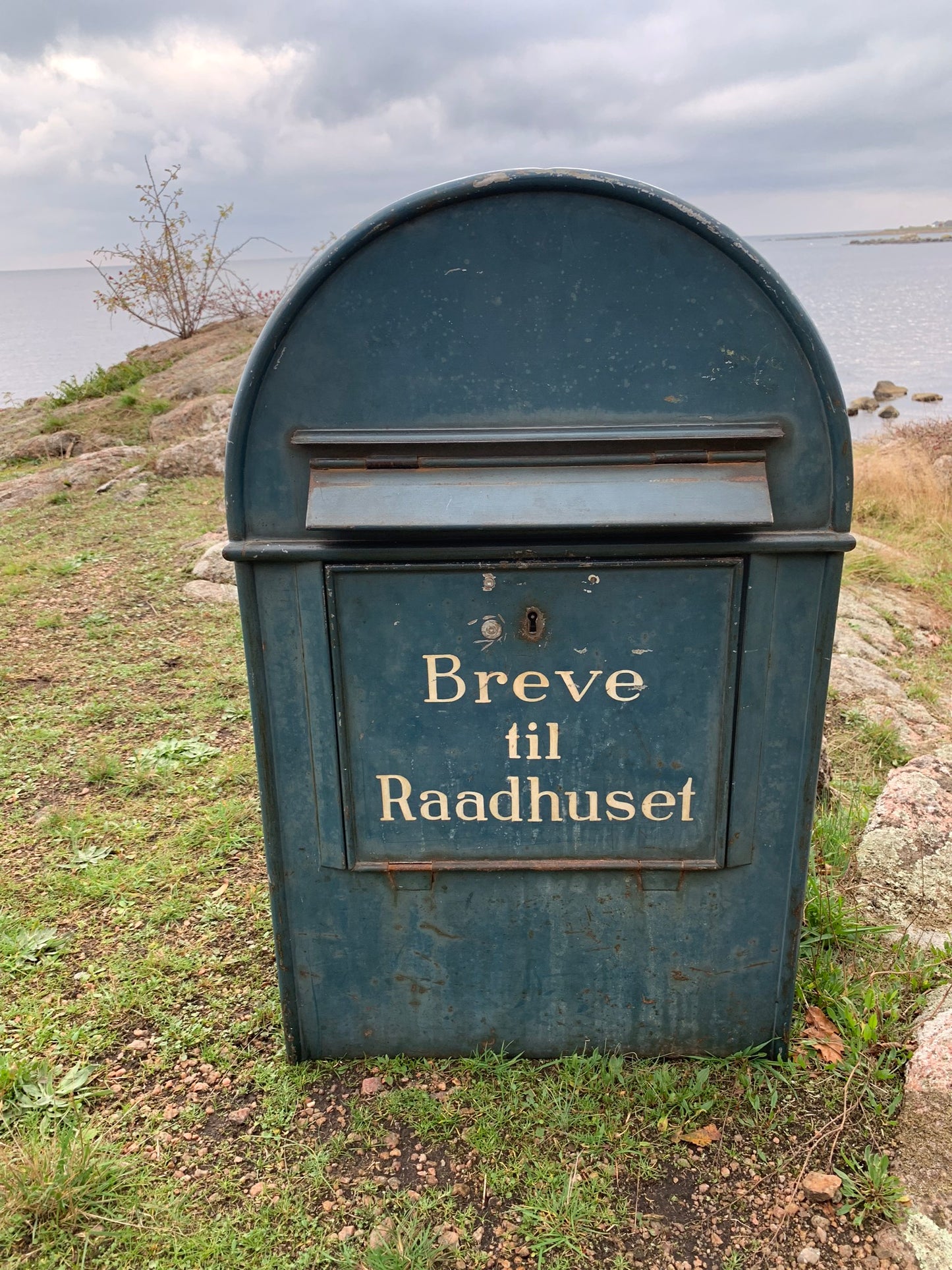 Briefkasten im bekannten Design