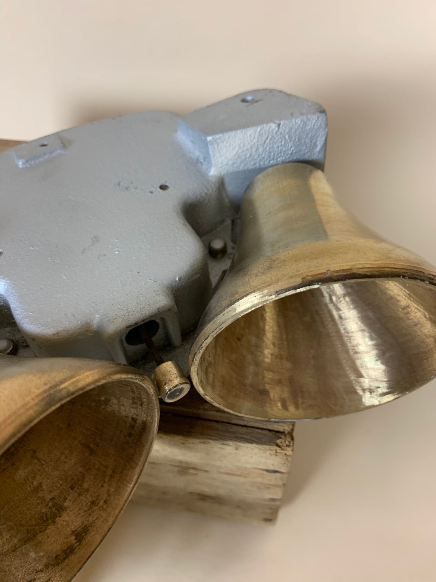 Alte Glocke aus Messing