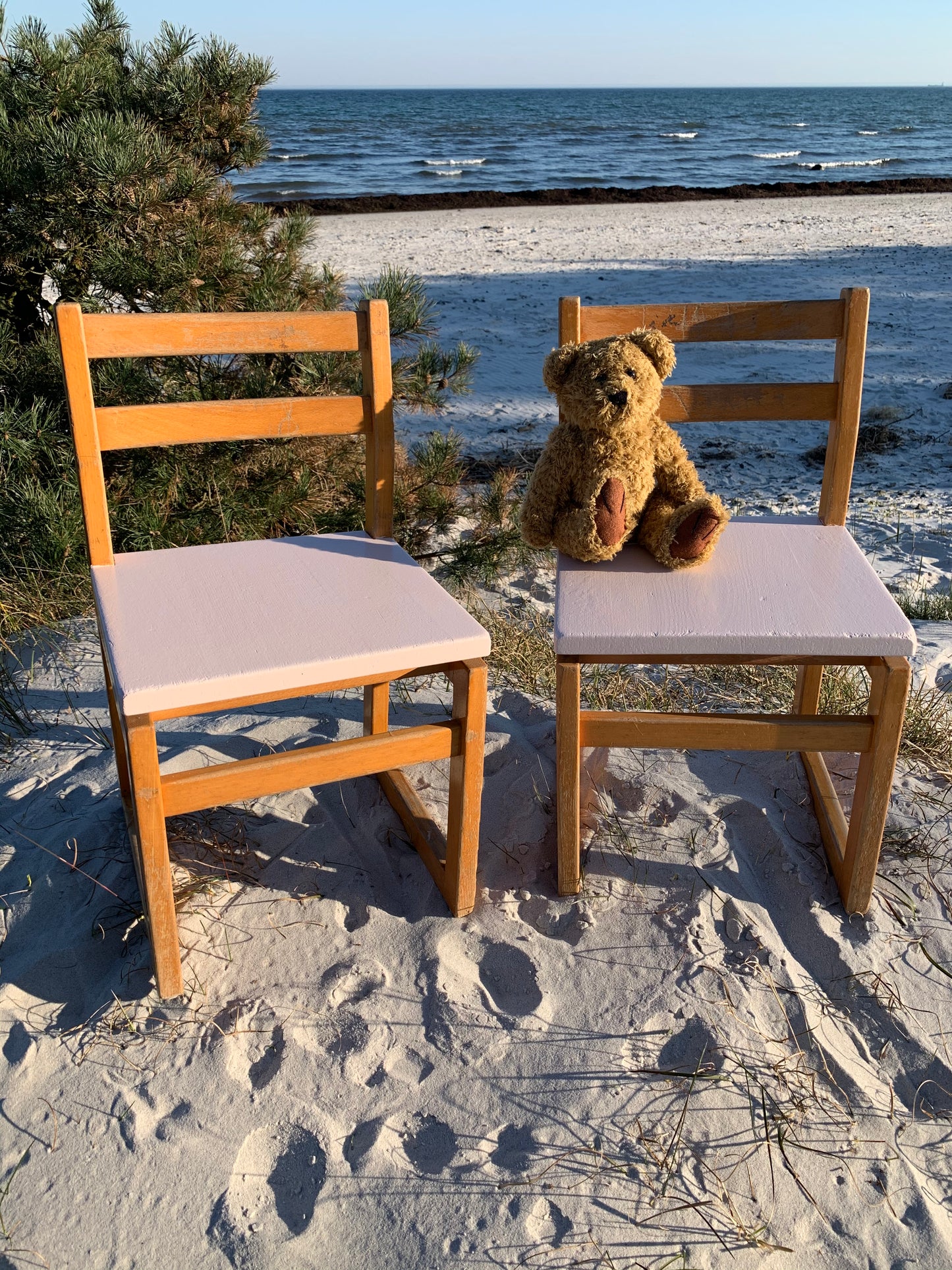Kinderstuhl aus Holz mit Sitzfläche in rosa - Der Preis gilt pro STCK.