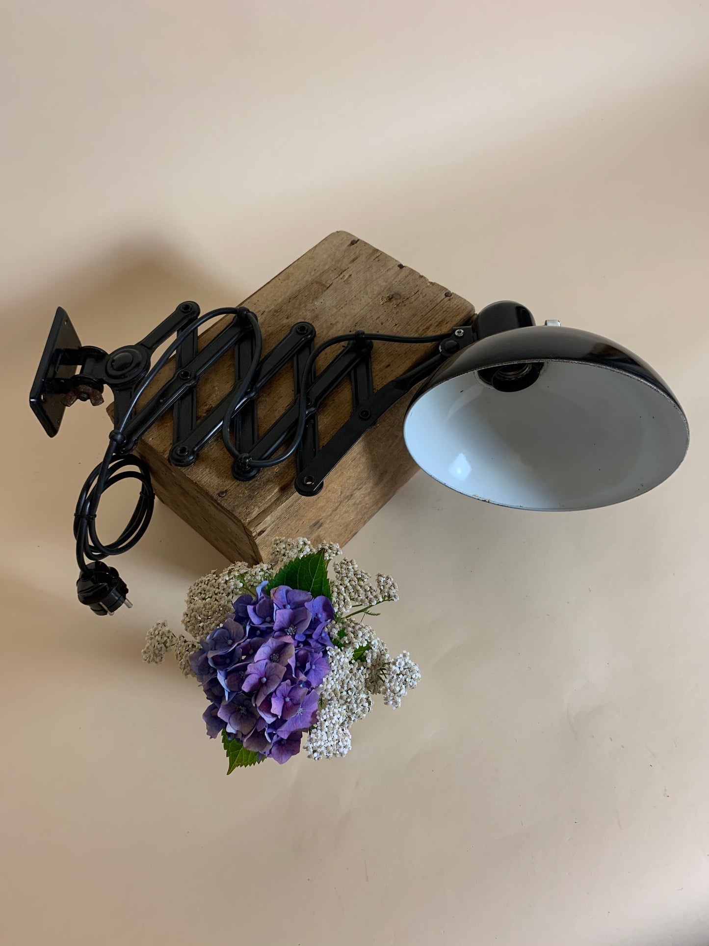 Kaiser Idell 6718 - Vintage-Modell mit großem Bildschirm