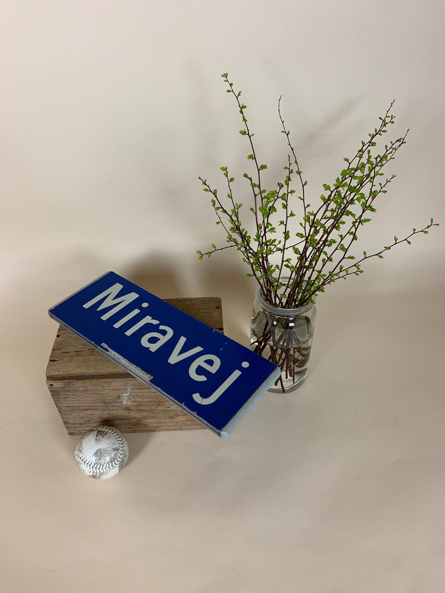 Straßenschild - Miravej