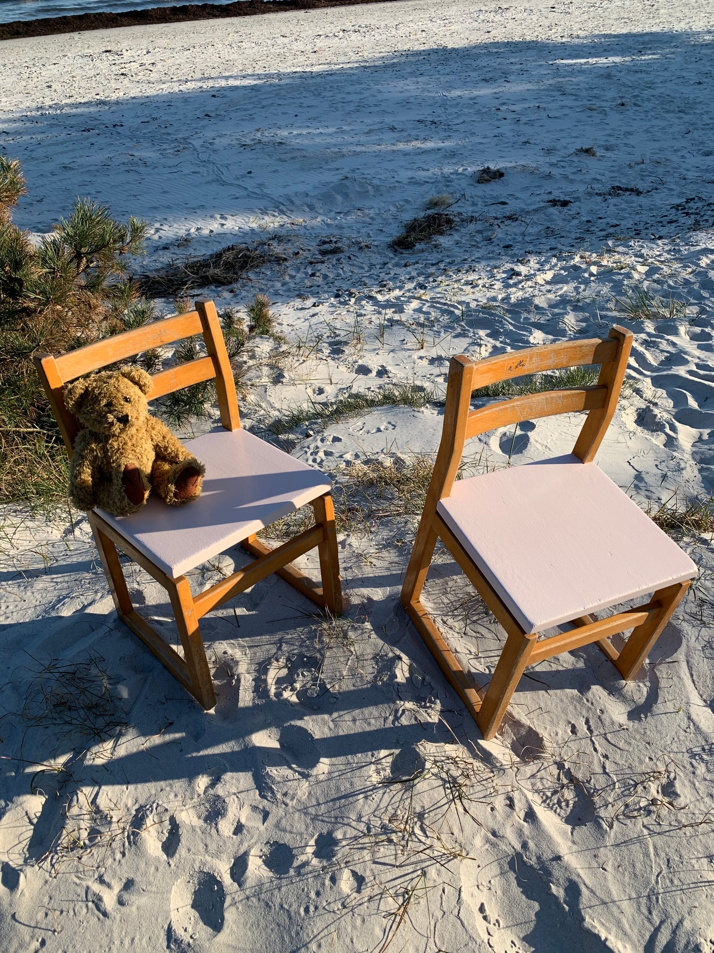 Kinderstuhl aus Holz mit Sitzfläche in rosa - Der Preis gilt pro STCK.