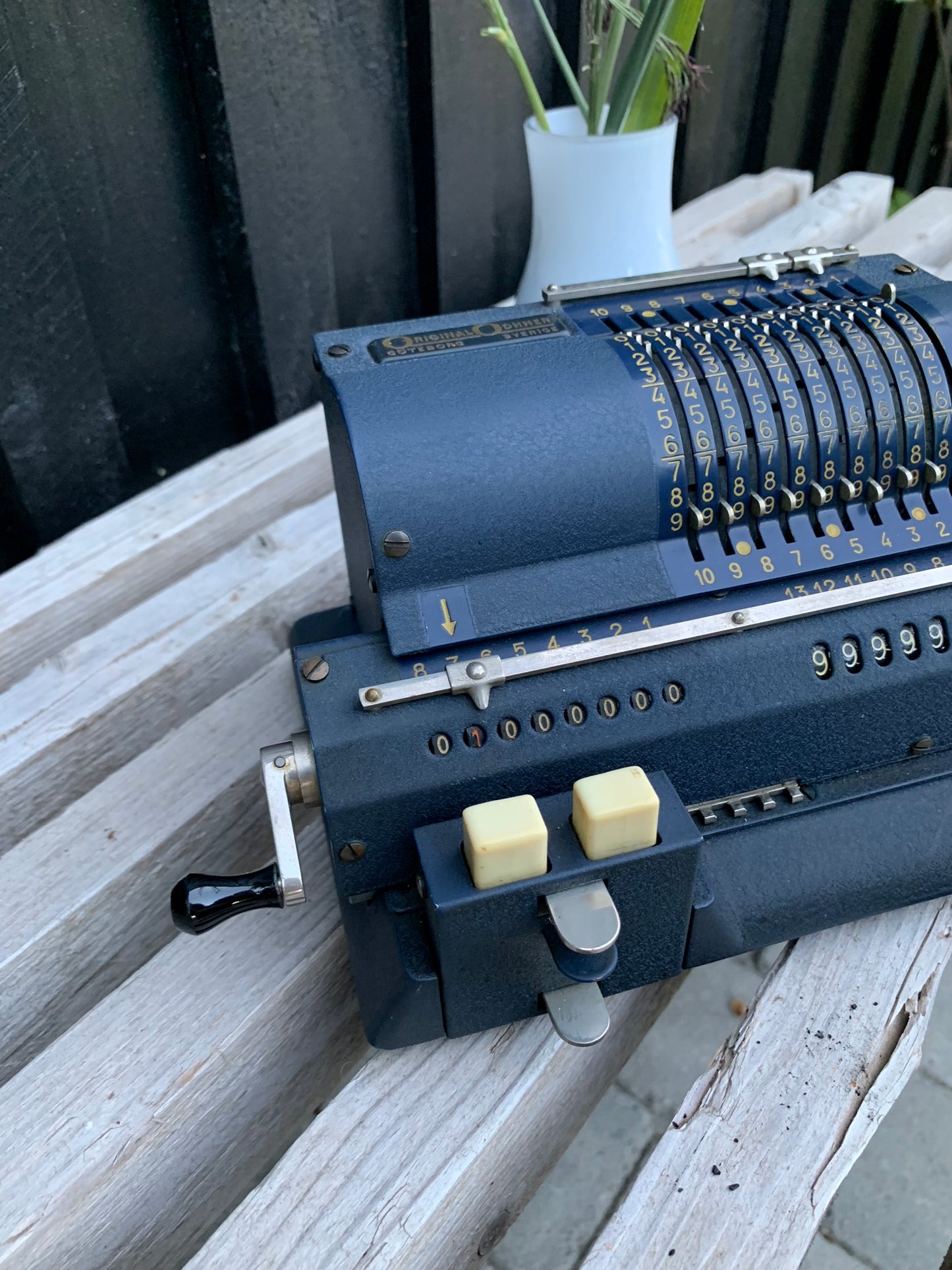 Schöner alter mechanischer Taschenrechner