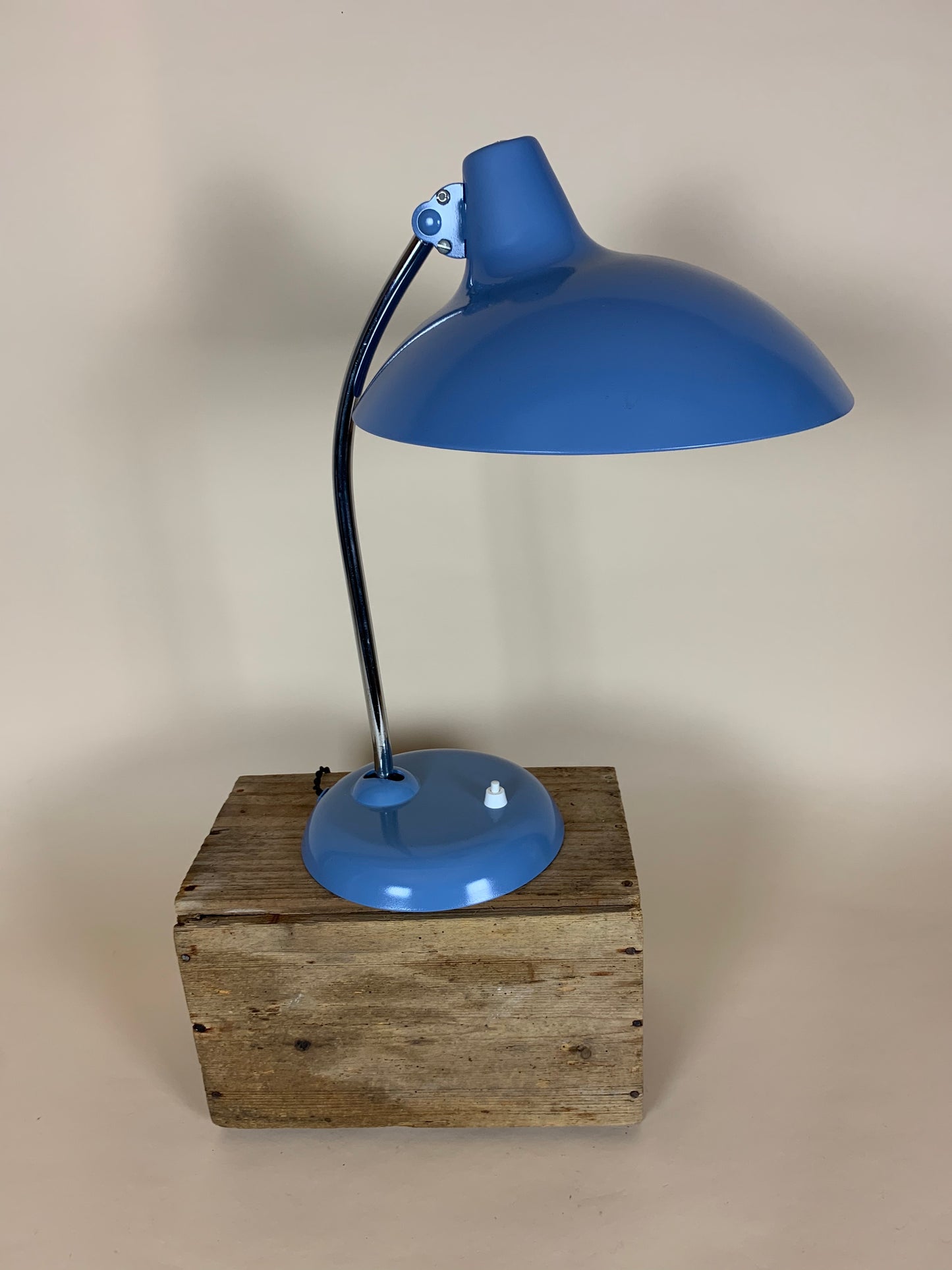 Kaiser Idell 6786 - Taubenblau