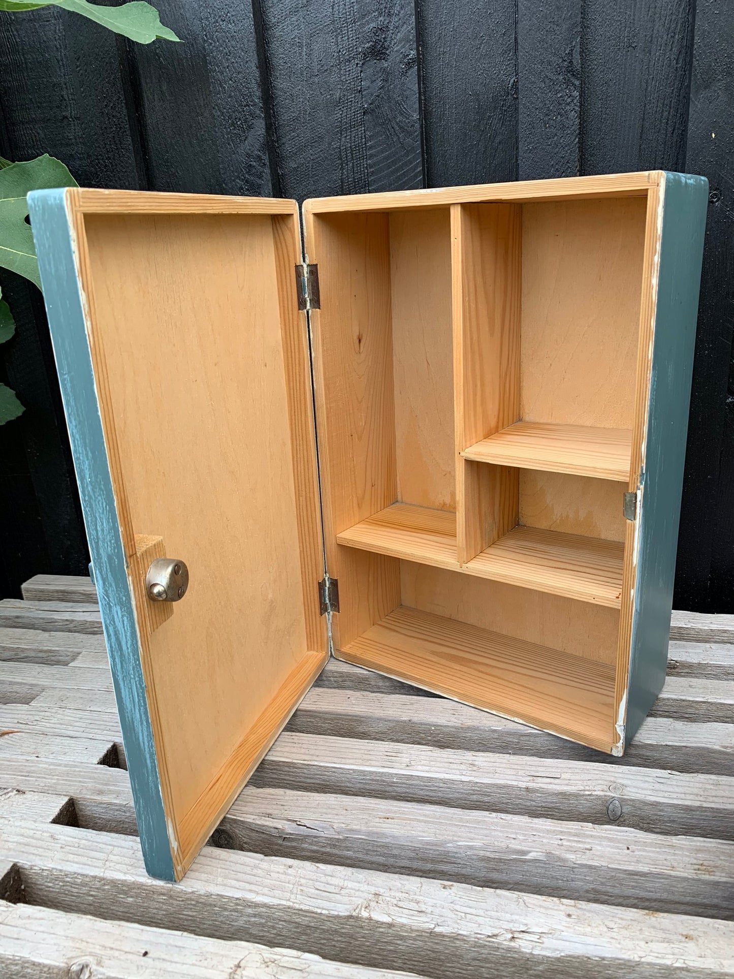 Medizinschrank