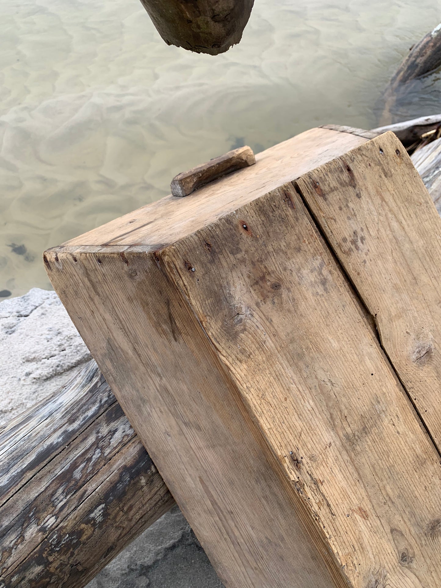 Holztrog mit Griff