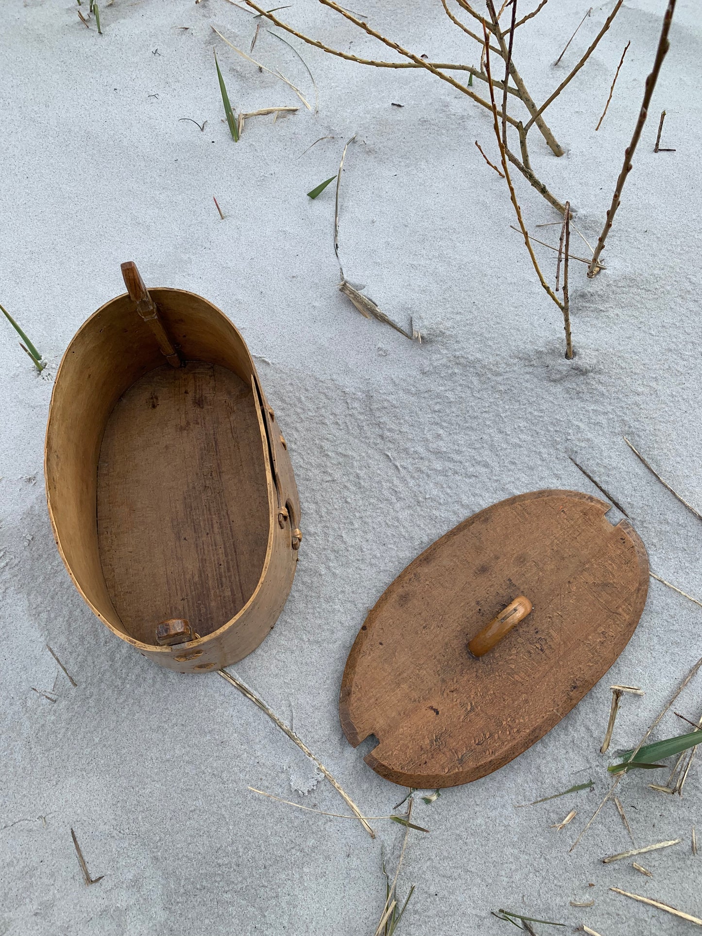 Holzkiste mit Deckel