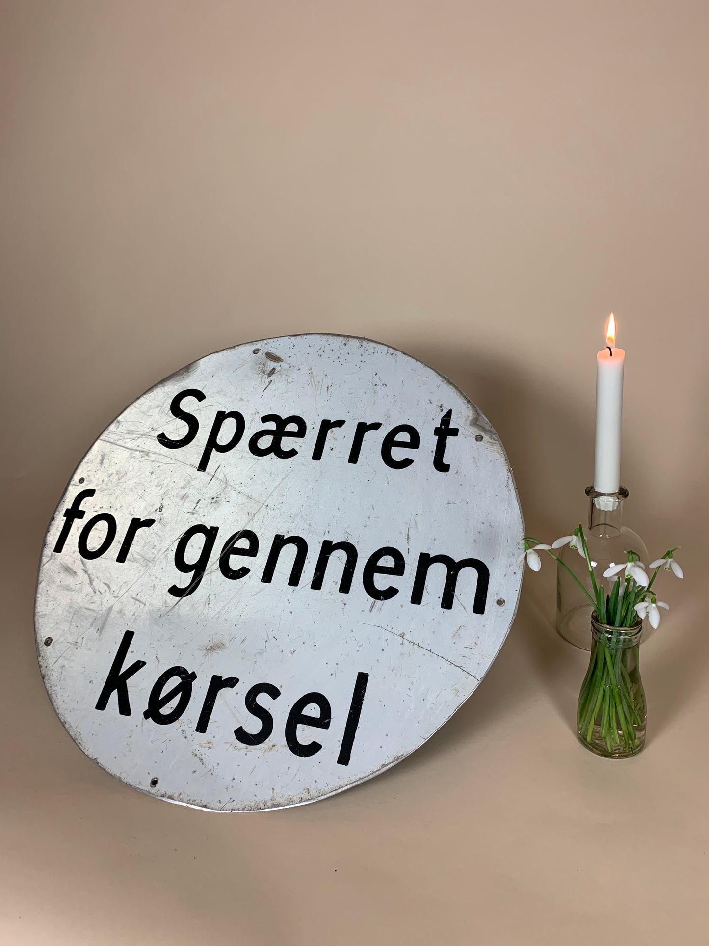 Rundes Schild - Für den Verkehr gesperrt