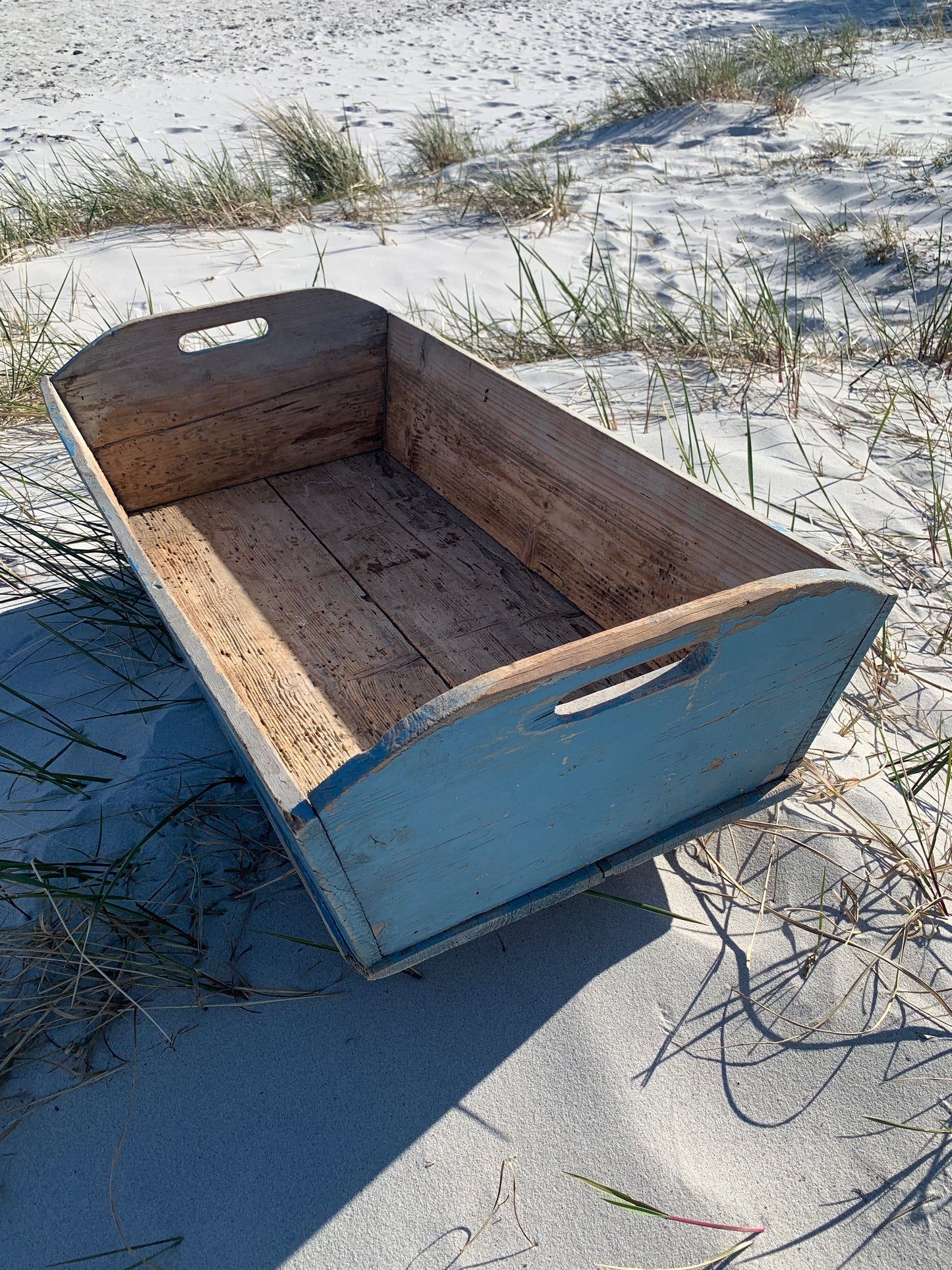 Blaue Holzkiste mit schöner Patina