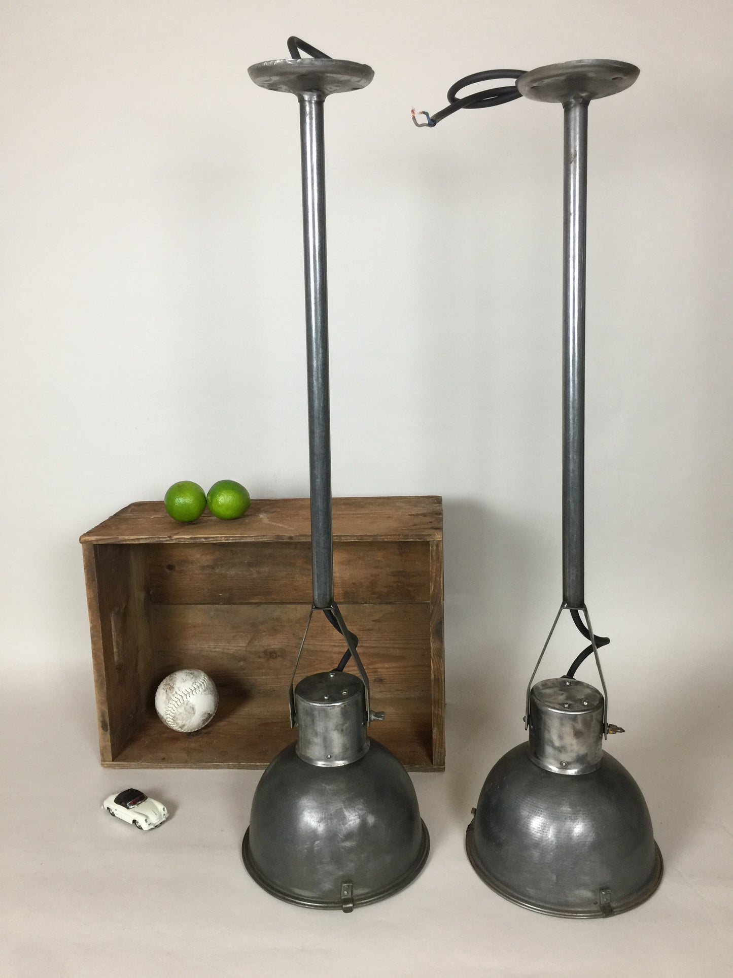 Schöne Lampe mit schöner Patina (der Preis gilt pro Stück)